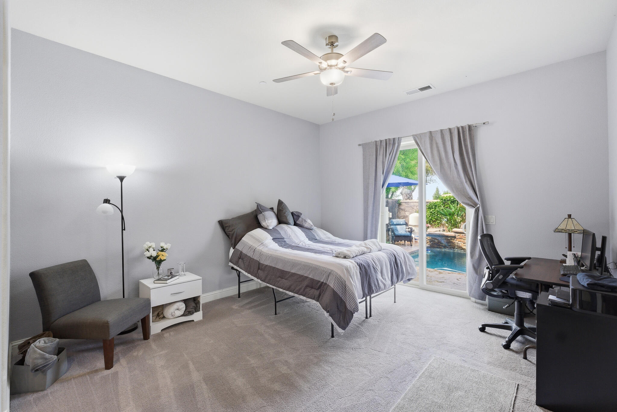 11327 N Via Napoli Dr, Fresno, CA 93730