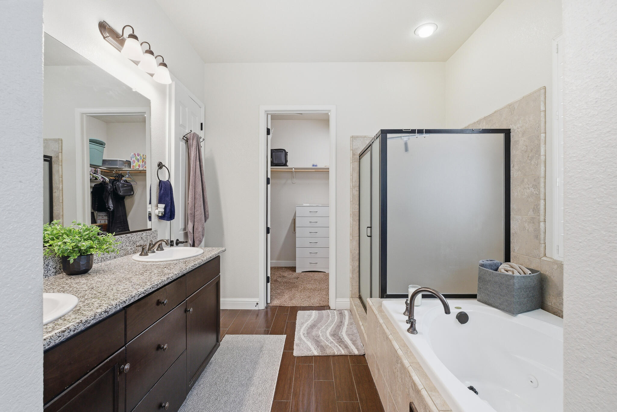 11327 N Via Napoli Dr, Fresno, CA 93730