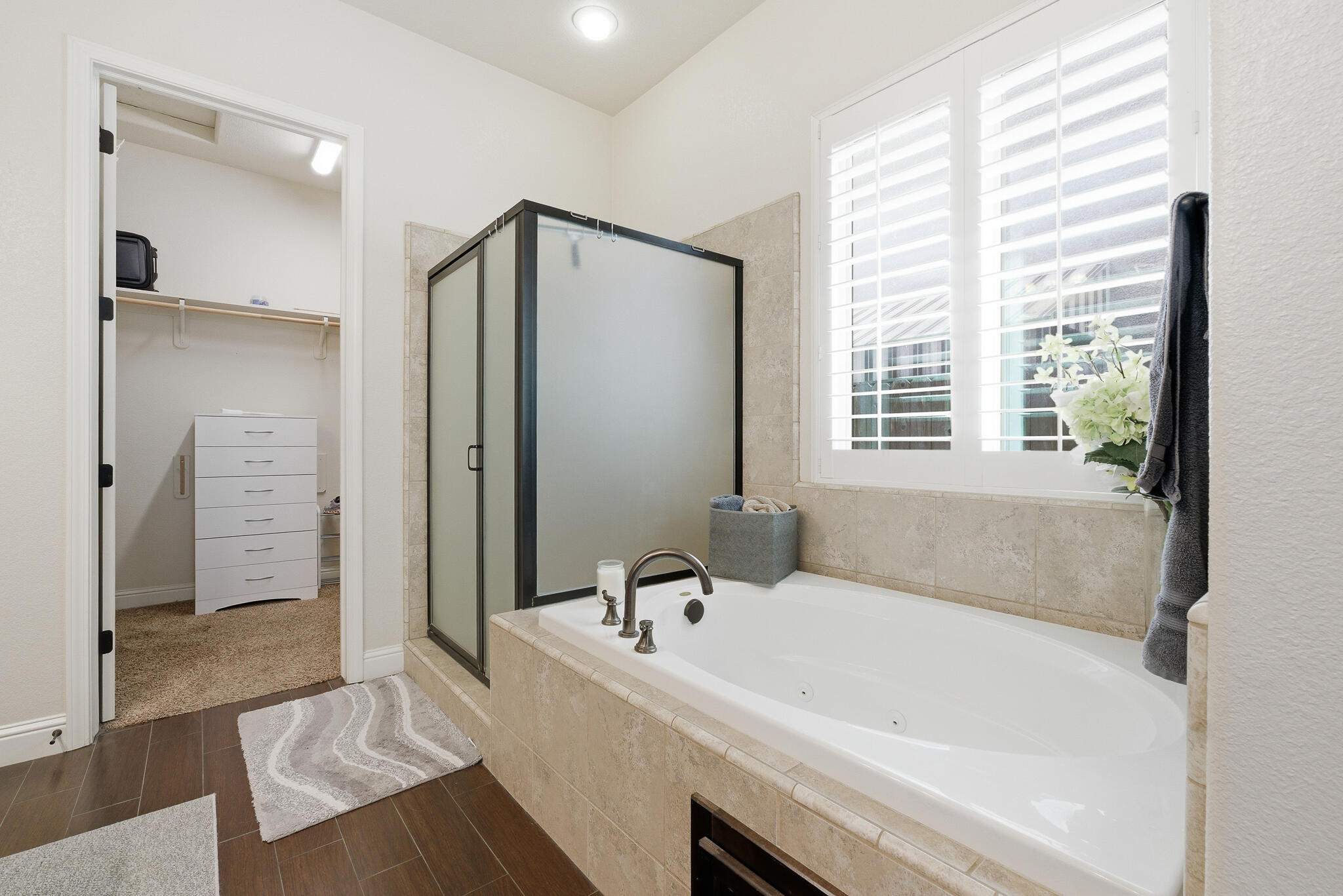 11327 N Via Napoli Dr, Fresno, CA 93730