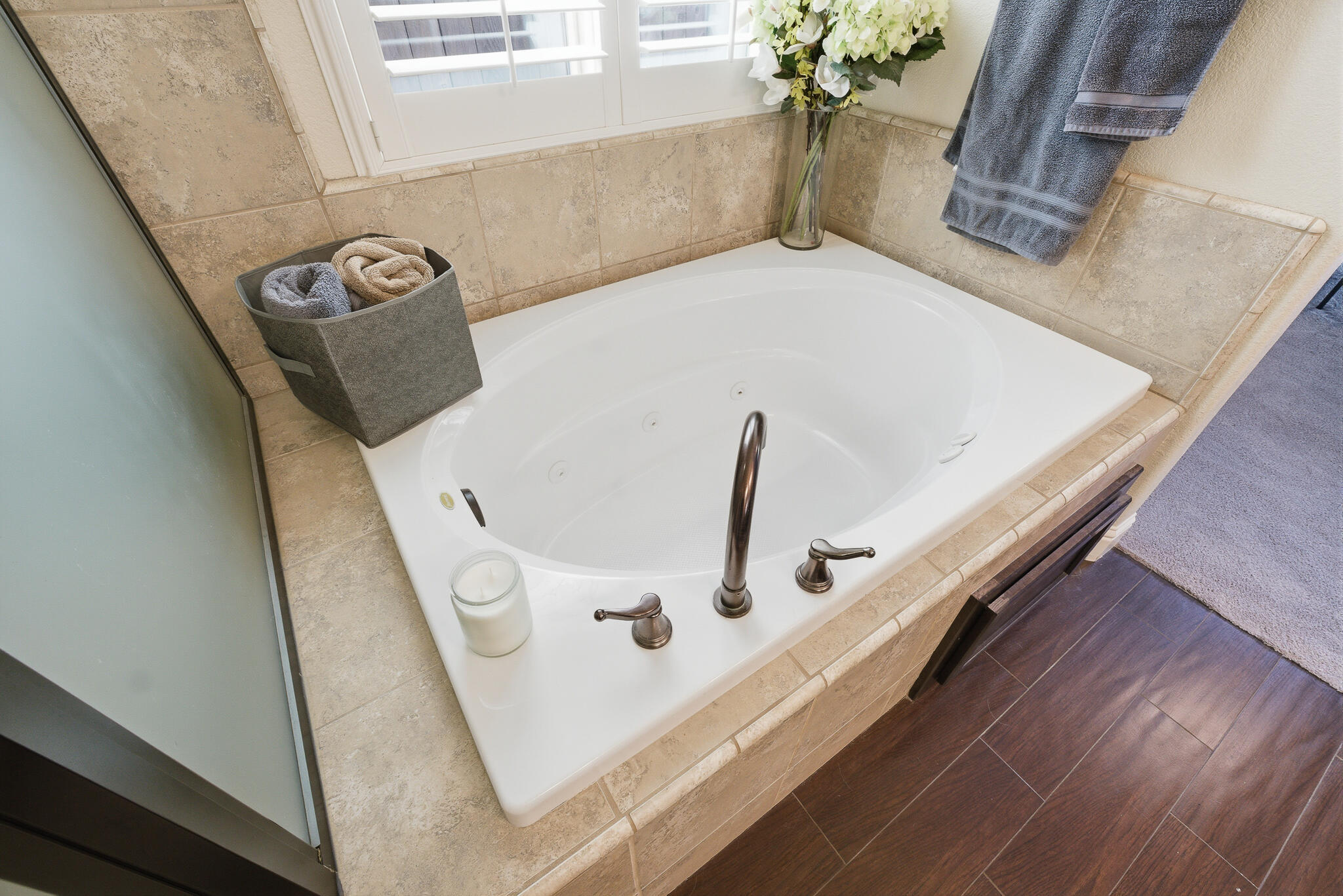 11327 N Via Napoli Dr, Fresno, CA 93730