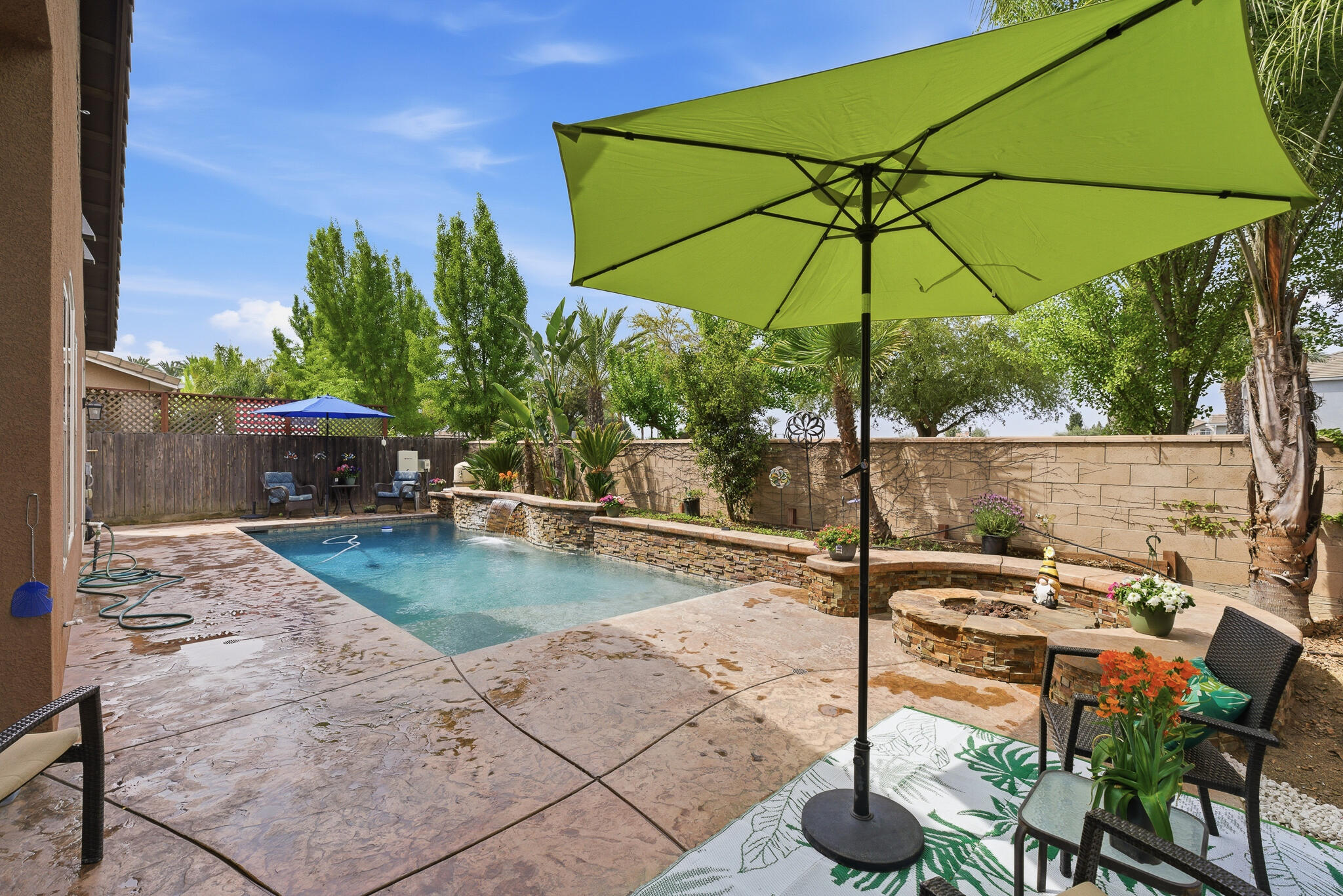 11327 N Via Napoli Dr, Fresno, CA 93730