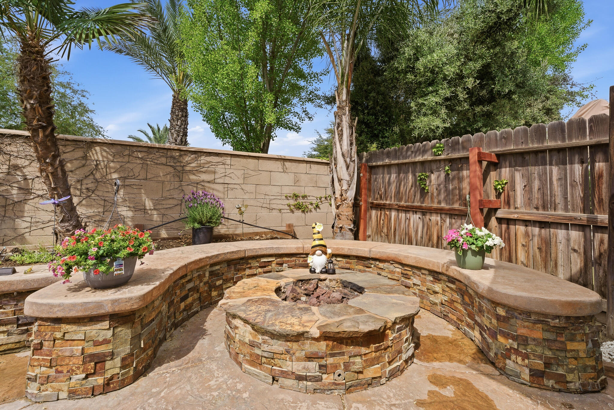 11327 N Via Napoli Dr, Fresno, CA 93730