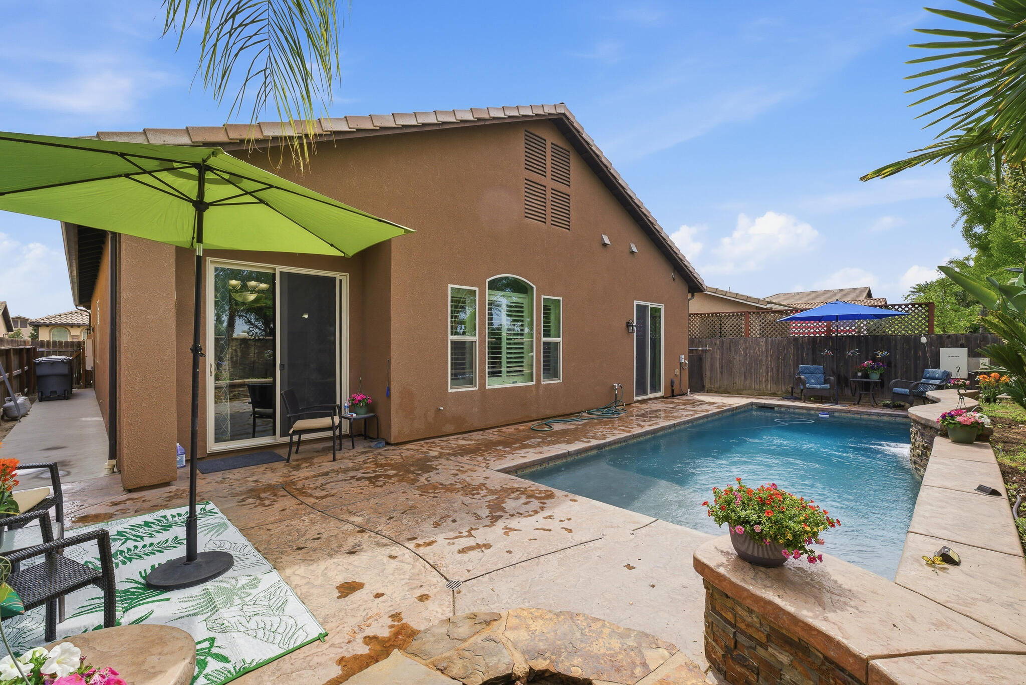 11327 N Via Napoli Dr, Fresno, CA 93730