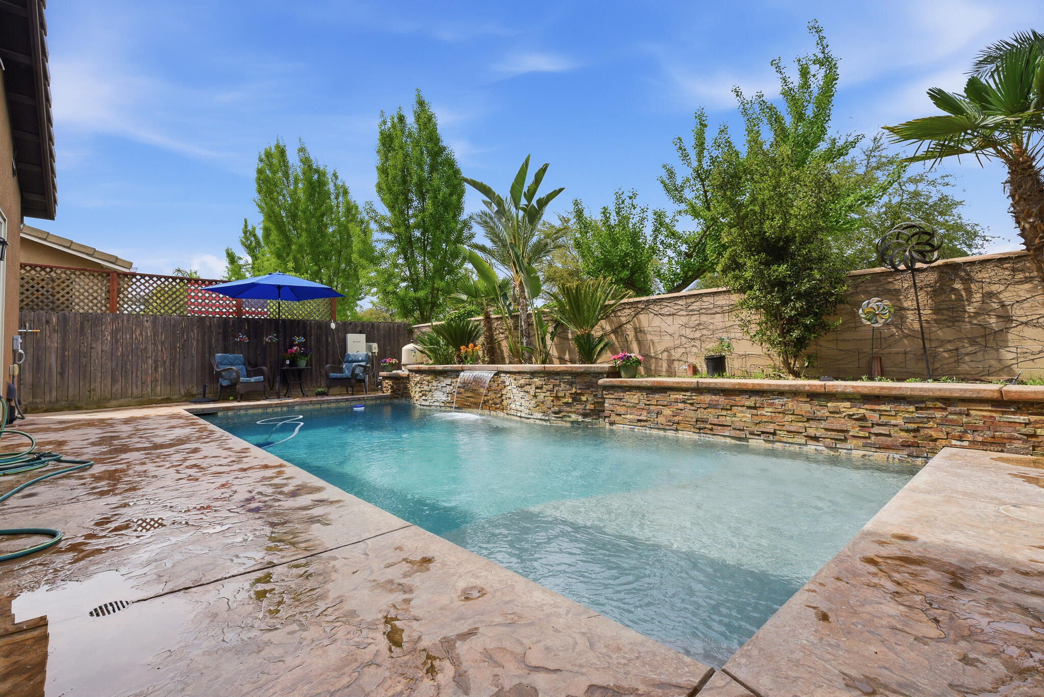 11327 N Via Napoli Dr, Fresno, CA 93730