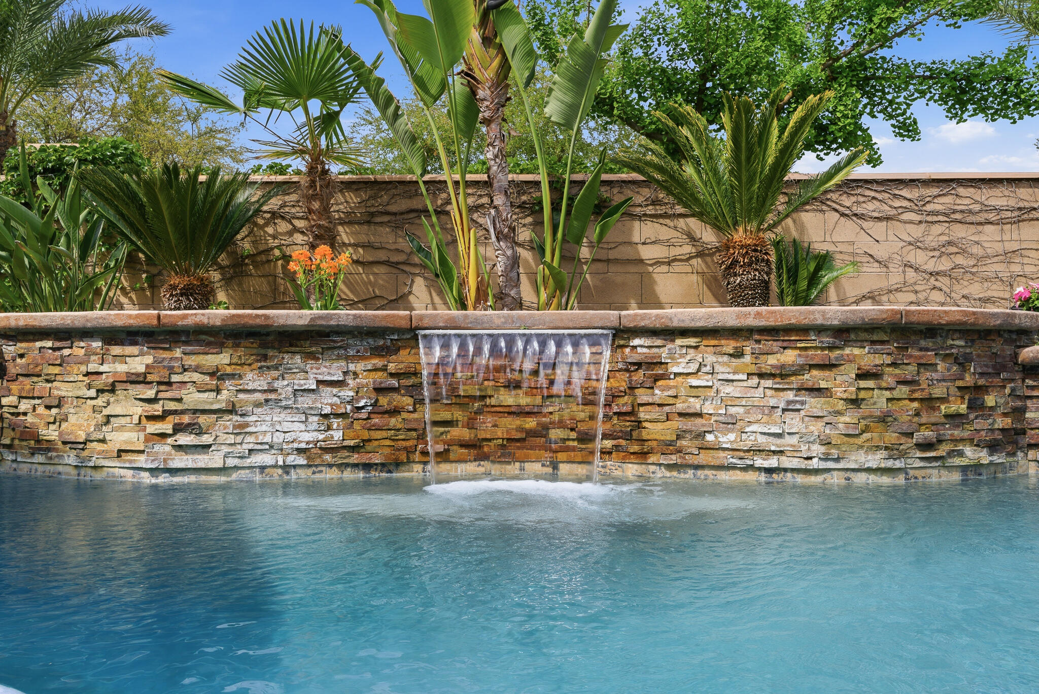 11327 N Via Napoli Dr, Fresno, CA 93730