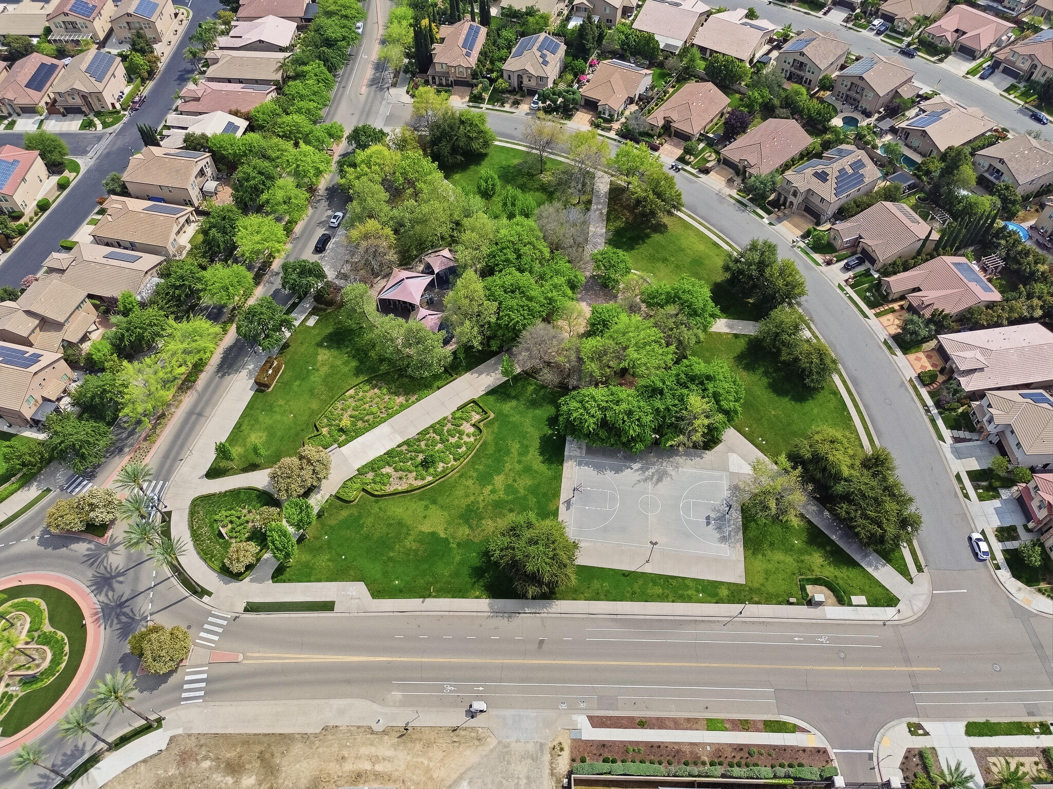 11327 N Via Napoli Dr, Fresno, CA 93730