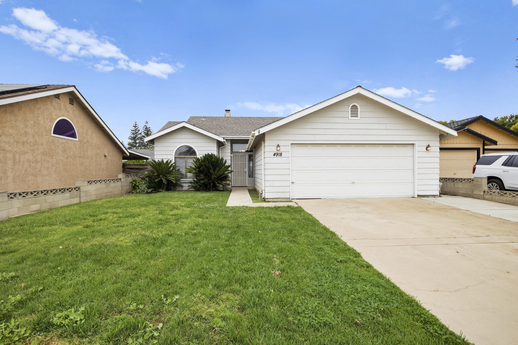 4918 W Chestnut Ave, Visalia, CA 93277