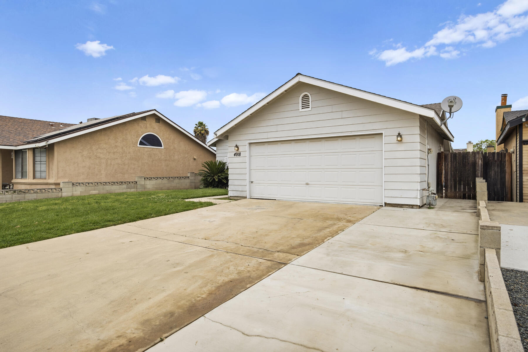 4918 W Chestnut Ave, Visalia, CA 93277