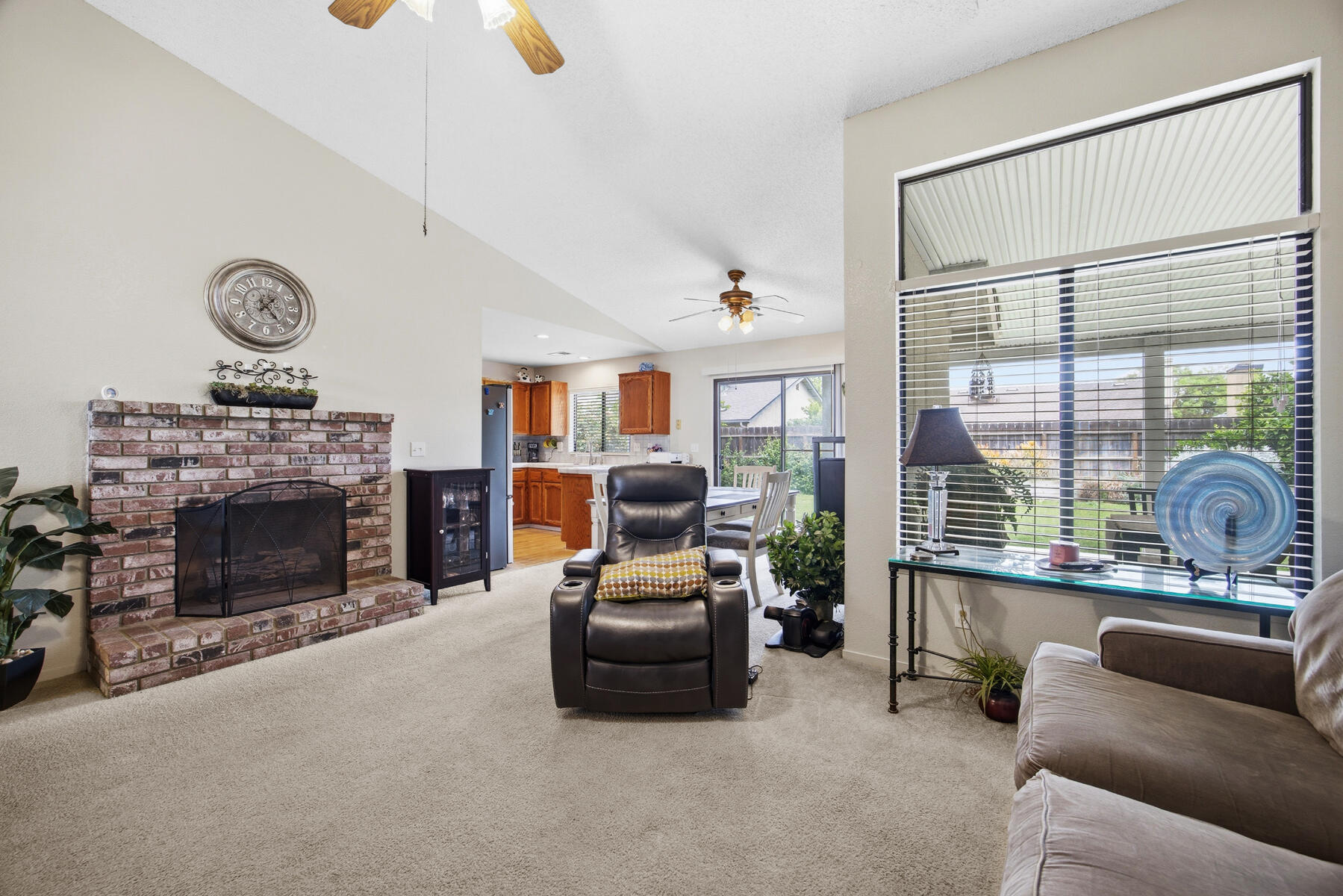 4918 W Chestnut Ave, Visalia, CA 93277