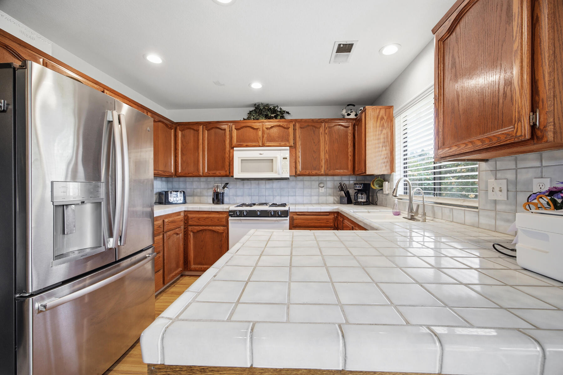 4918 W Chestnut Ave, Visalia, CA 93277