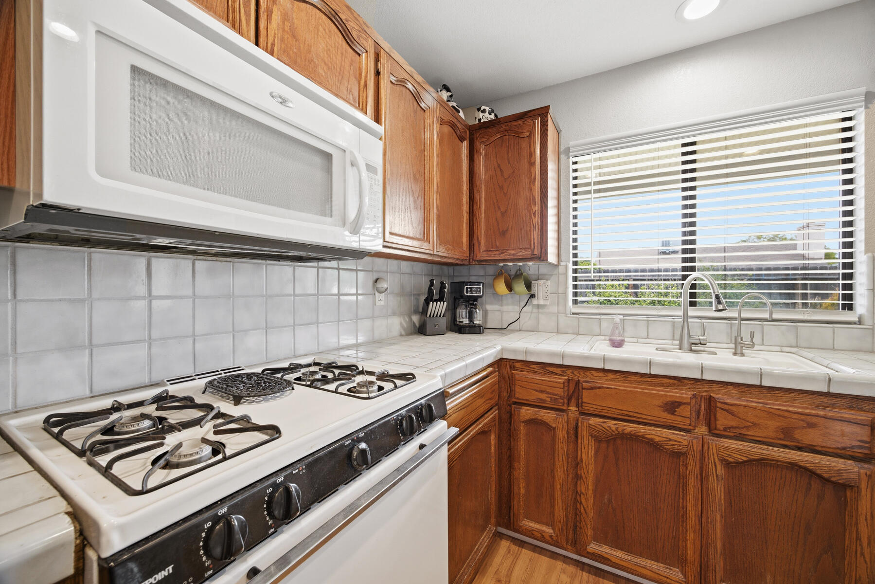 4918 W Chestnut Ave, Visalia, CA 93277