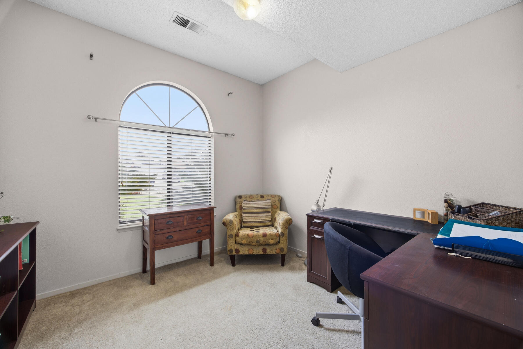 4918 W Chestnut Ave, Visalia, CA 93277