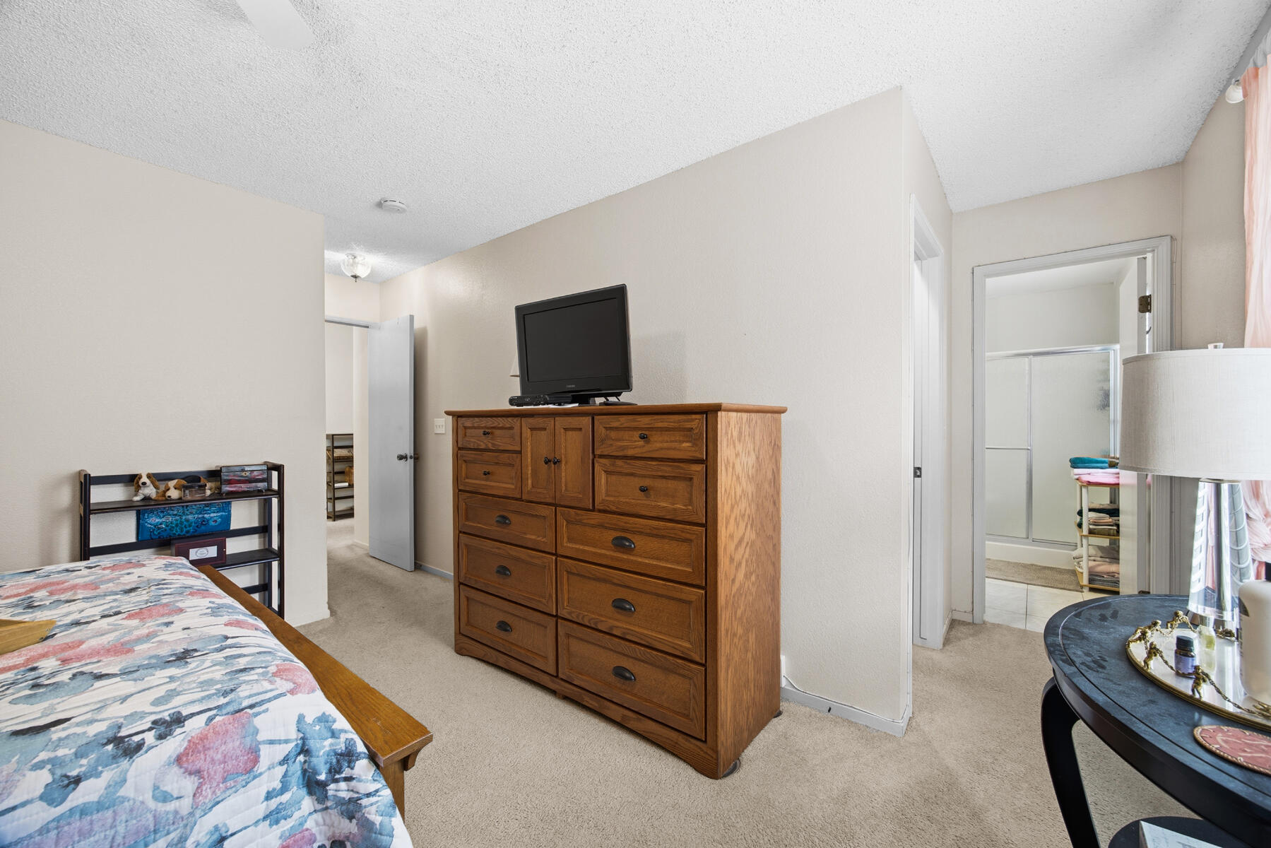 4918 W Chestnut Ave, Visalia, CA 93277