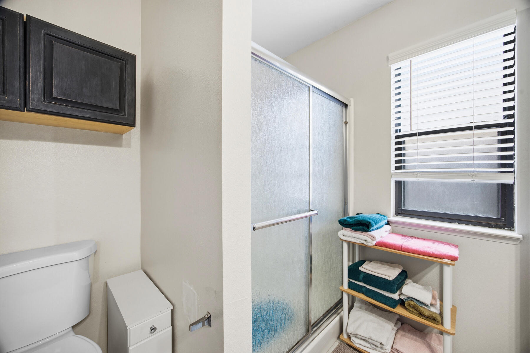 4918 W Chestnut Ave, Visalia, CA 93277