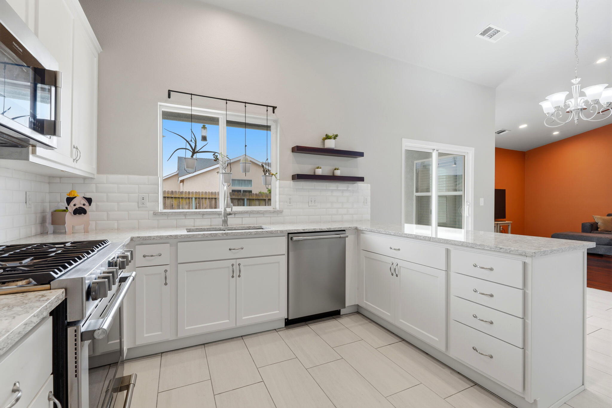 1497 Persimmon St, Lemoore, CA 93245