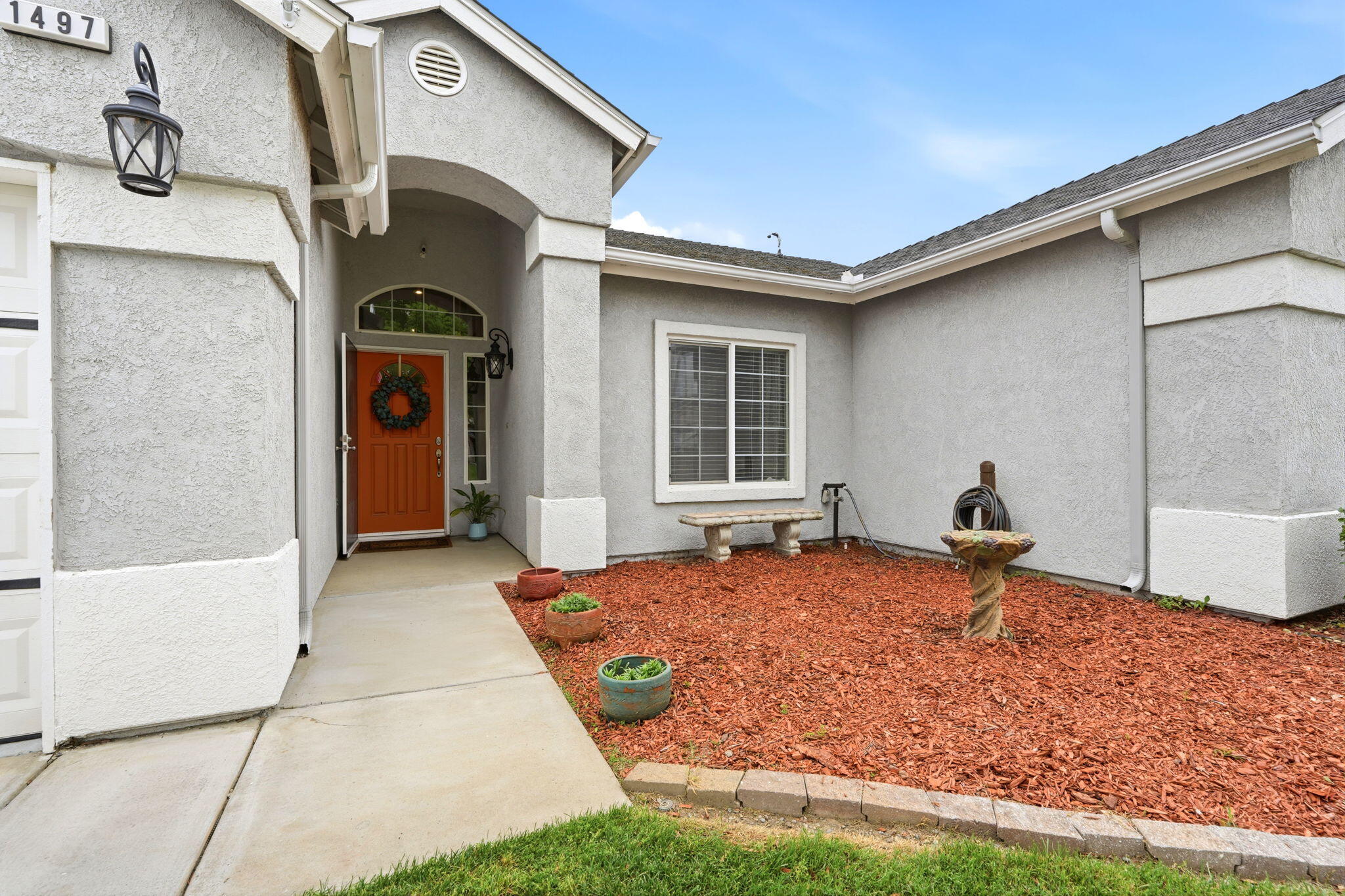 1497 Persimmon St, Lemoore, CA 93245