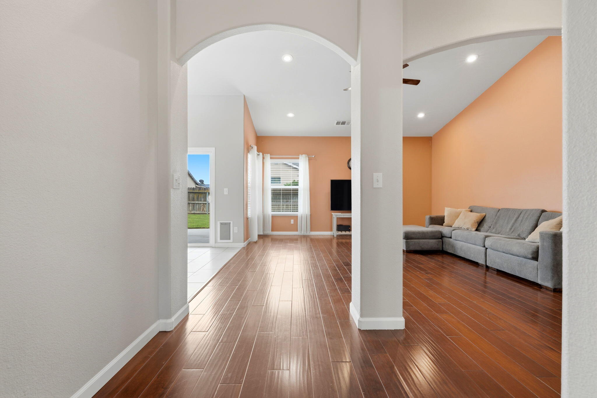 1497 Persimmon St, Lemoore, CA 93245