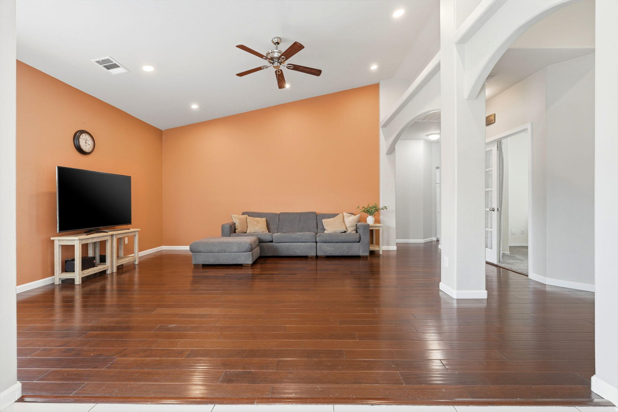 1497 Persimmon St, Lemoore, CA 93245