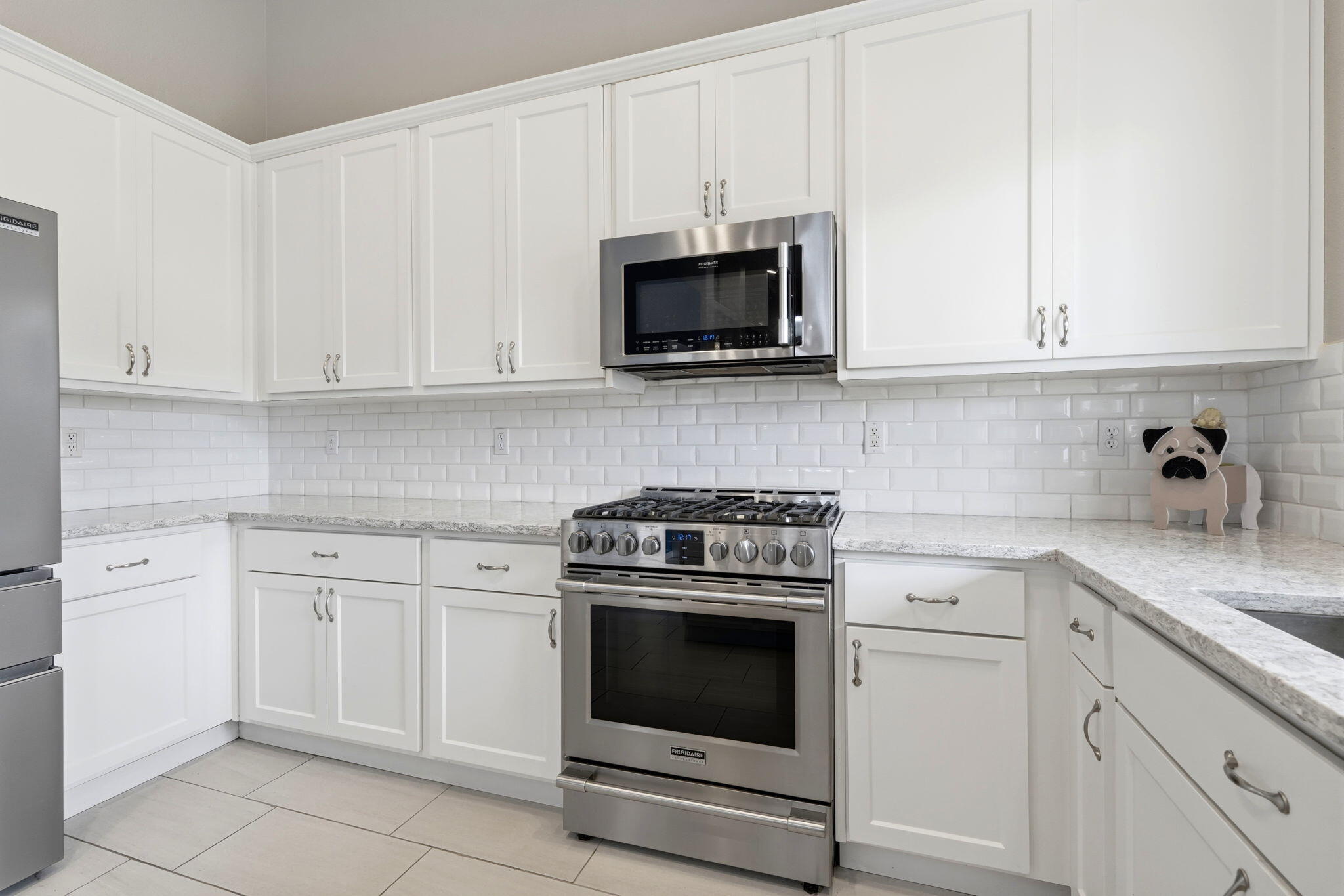 1497 Persimmon St, Lemoore, CA 93245