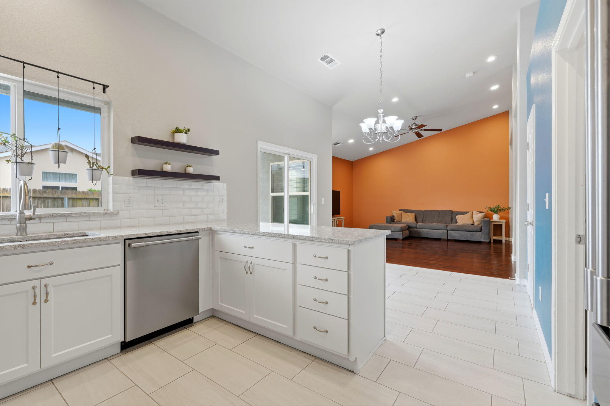 1497 Persimmon St, Lemoore, CA 93245