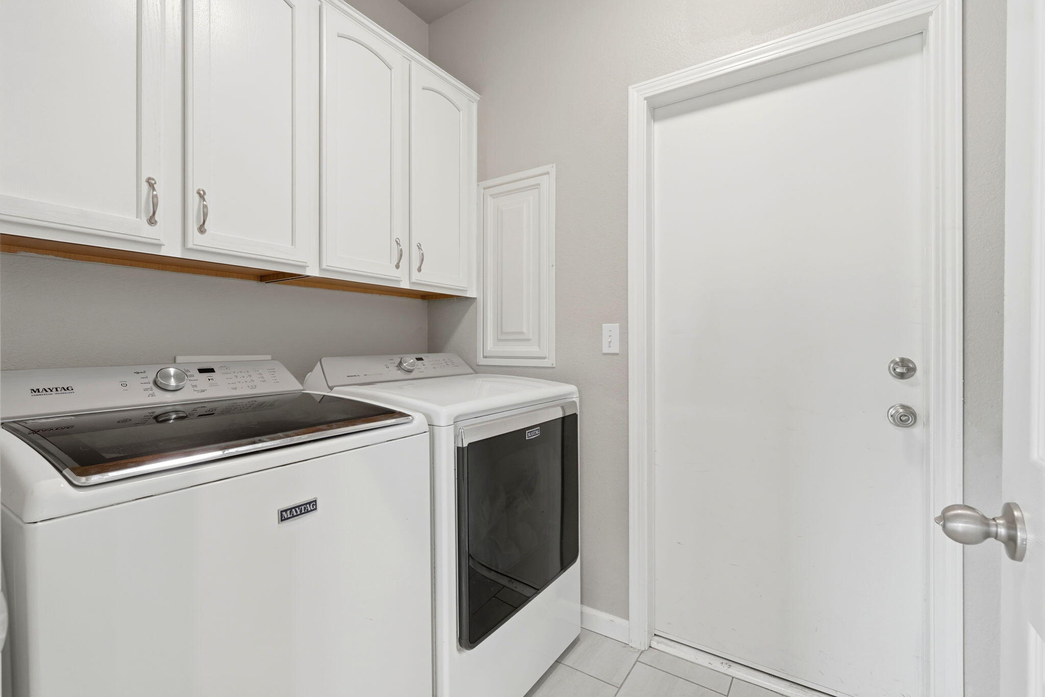 1497 Persimmon St, Lemoore, CA 93245