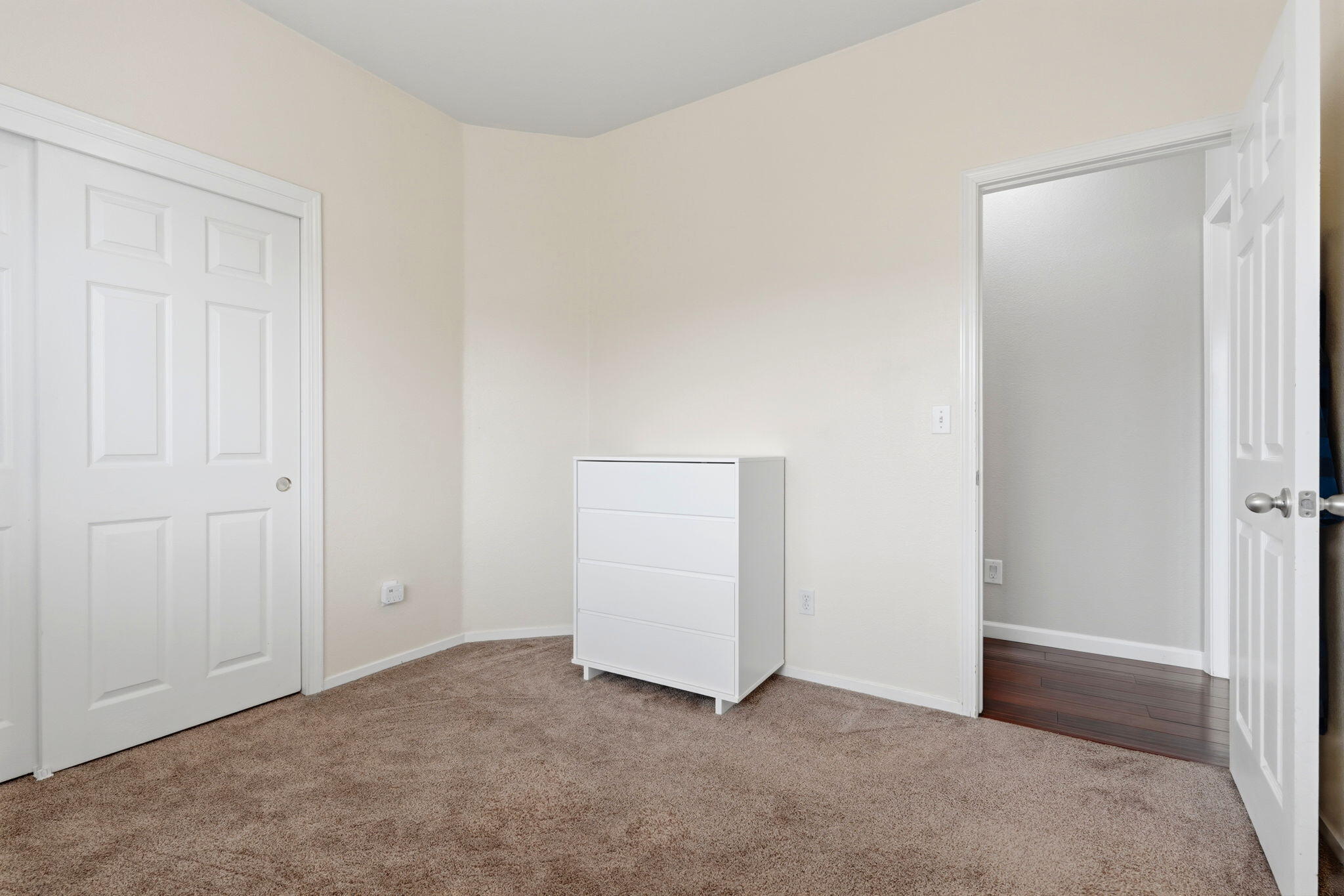 1497 Persimmon St, Lemoore, CA 93245