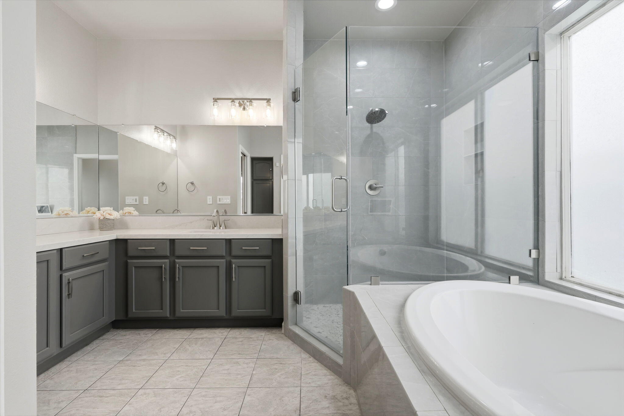 1497 Persimmon St, Lemoore, CA 93245