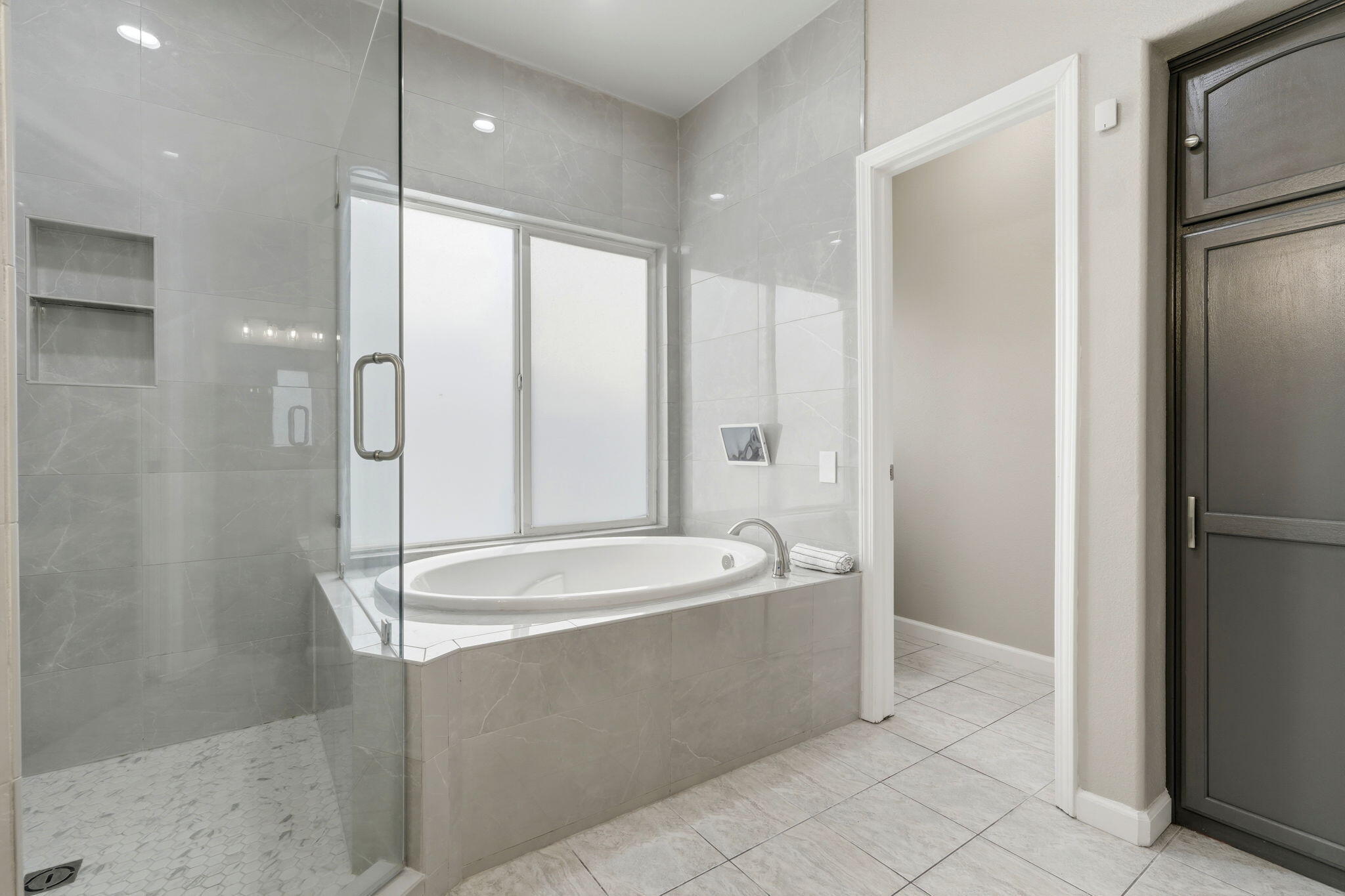 1497 Persimmon St, Lemoore, CA 93245