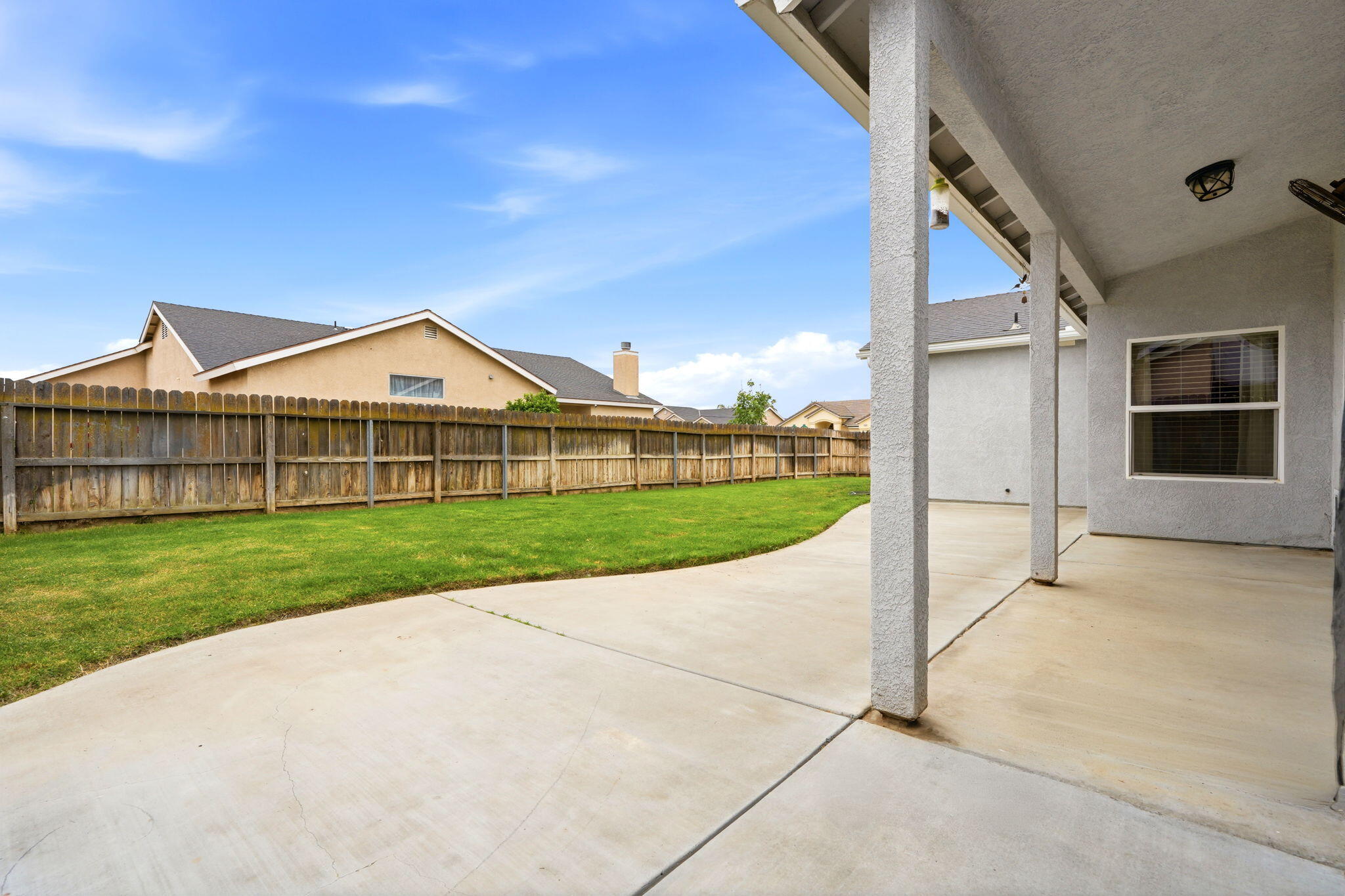 1497 Persimmon St, Lemoore, CA 93245