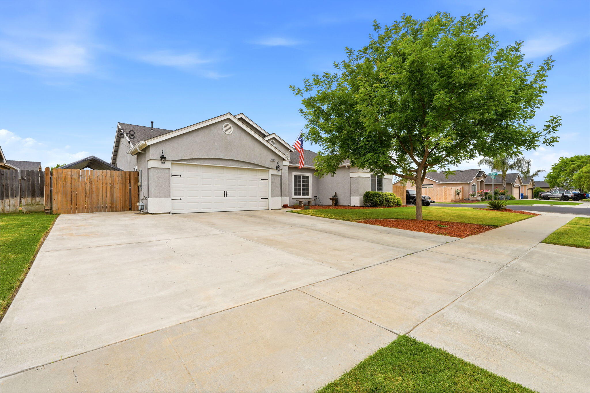 1497 Persimmon St, Lemoore, CA 93245