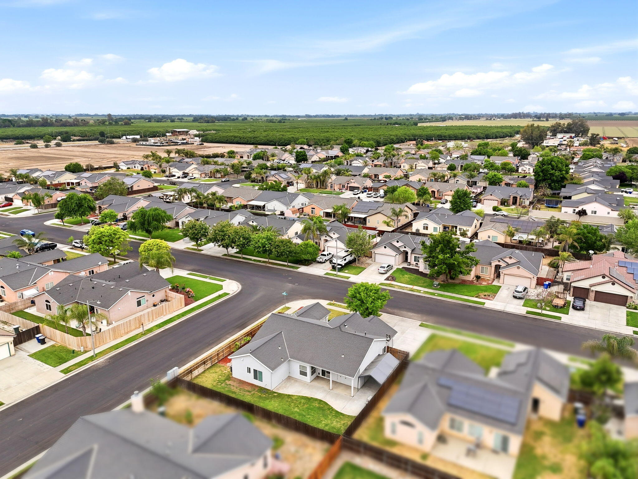 1497 Persimmon St, Lemoore, CA 93245