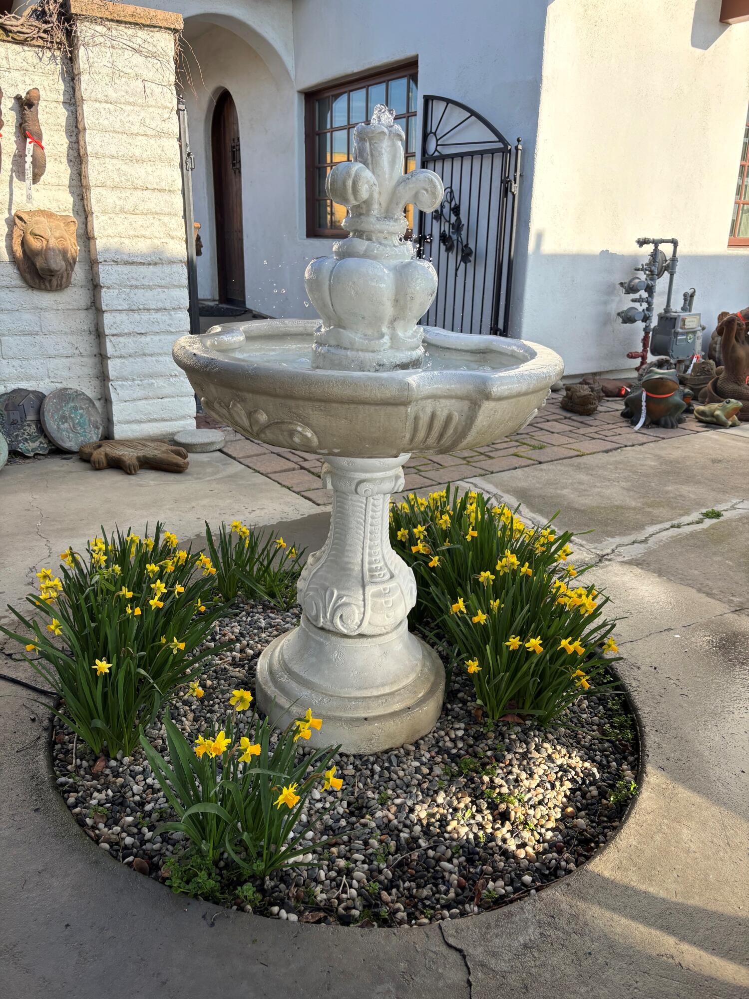 26300 N Mooney, Tulare, CA 93274