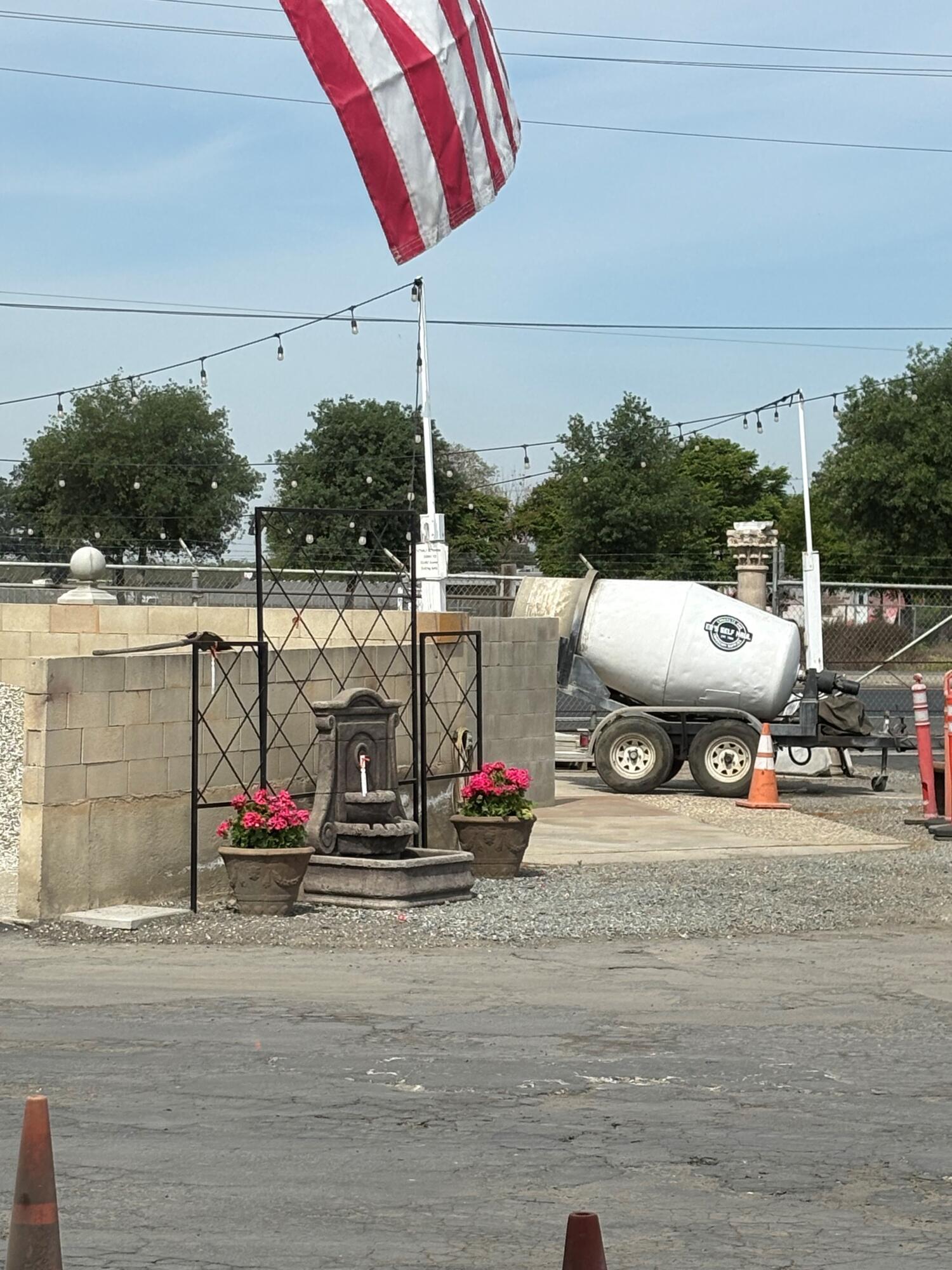 26300 N Mooney, Tulare, CA 93274