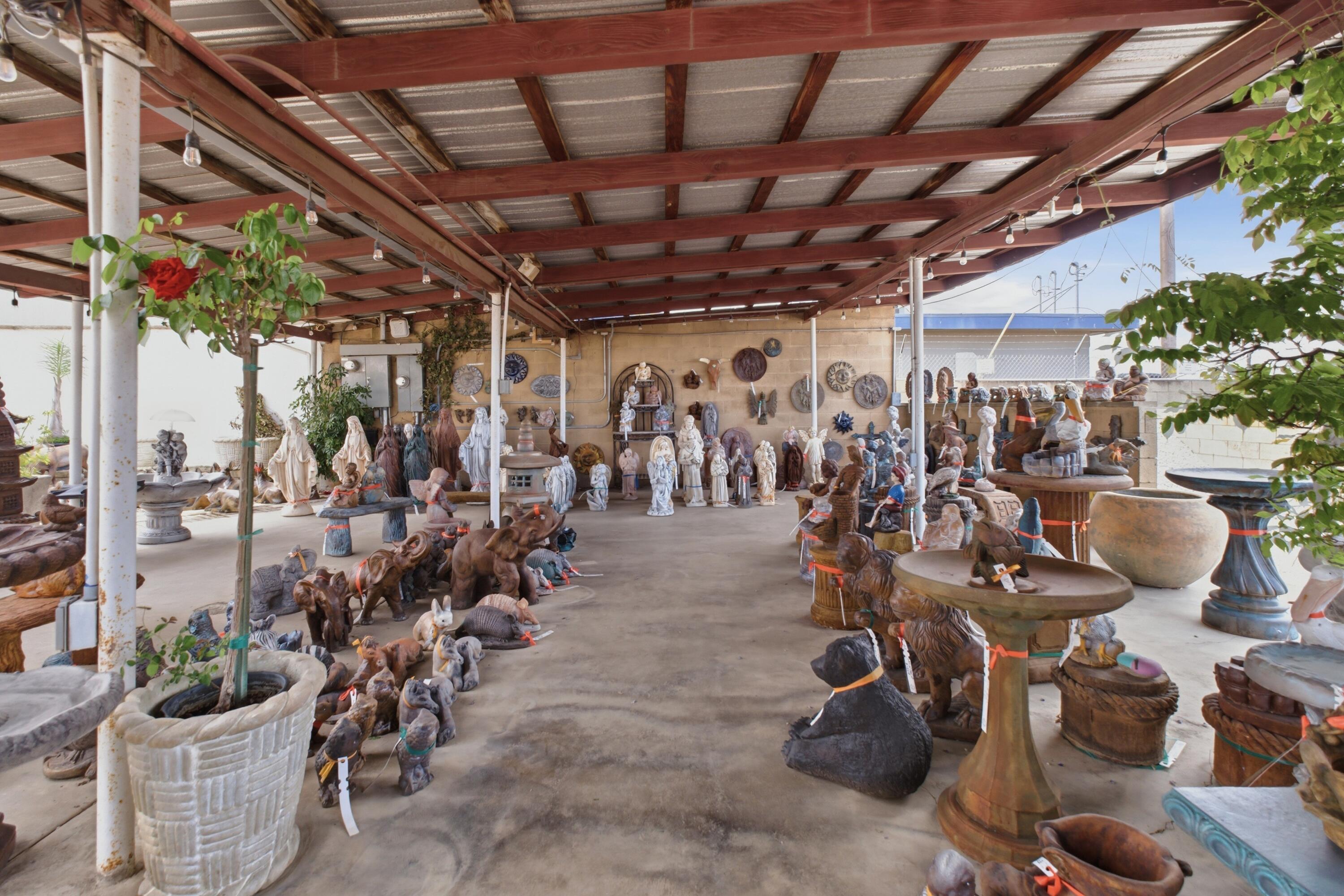 26300 N Mooney, Tulare, CA 93274