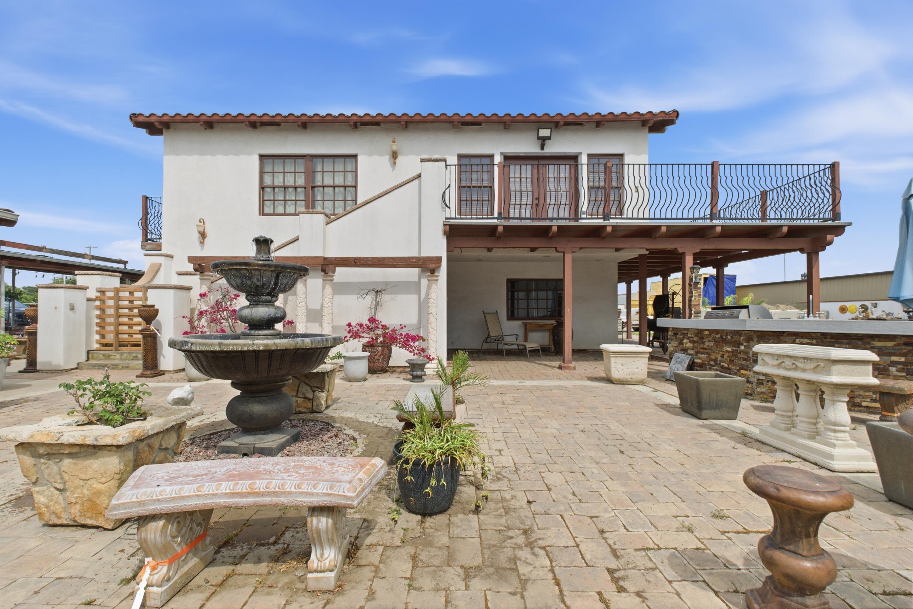 26300 N Mooney, Tulare, CA 93274