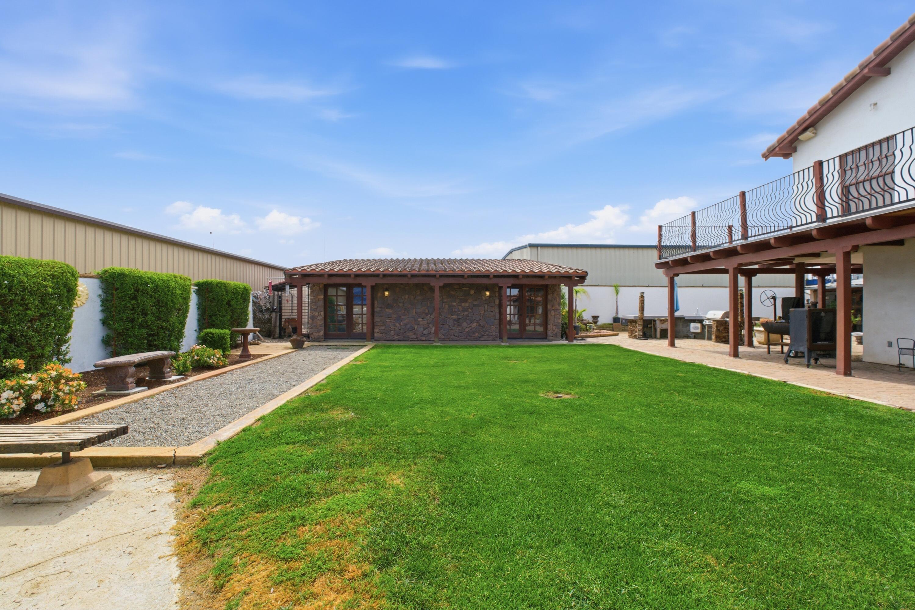 26300 N Mooney, Tulare, CA 93274