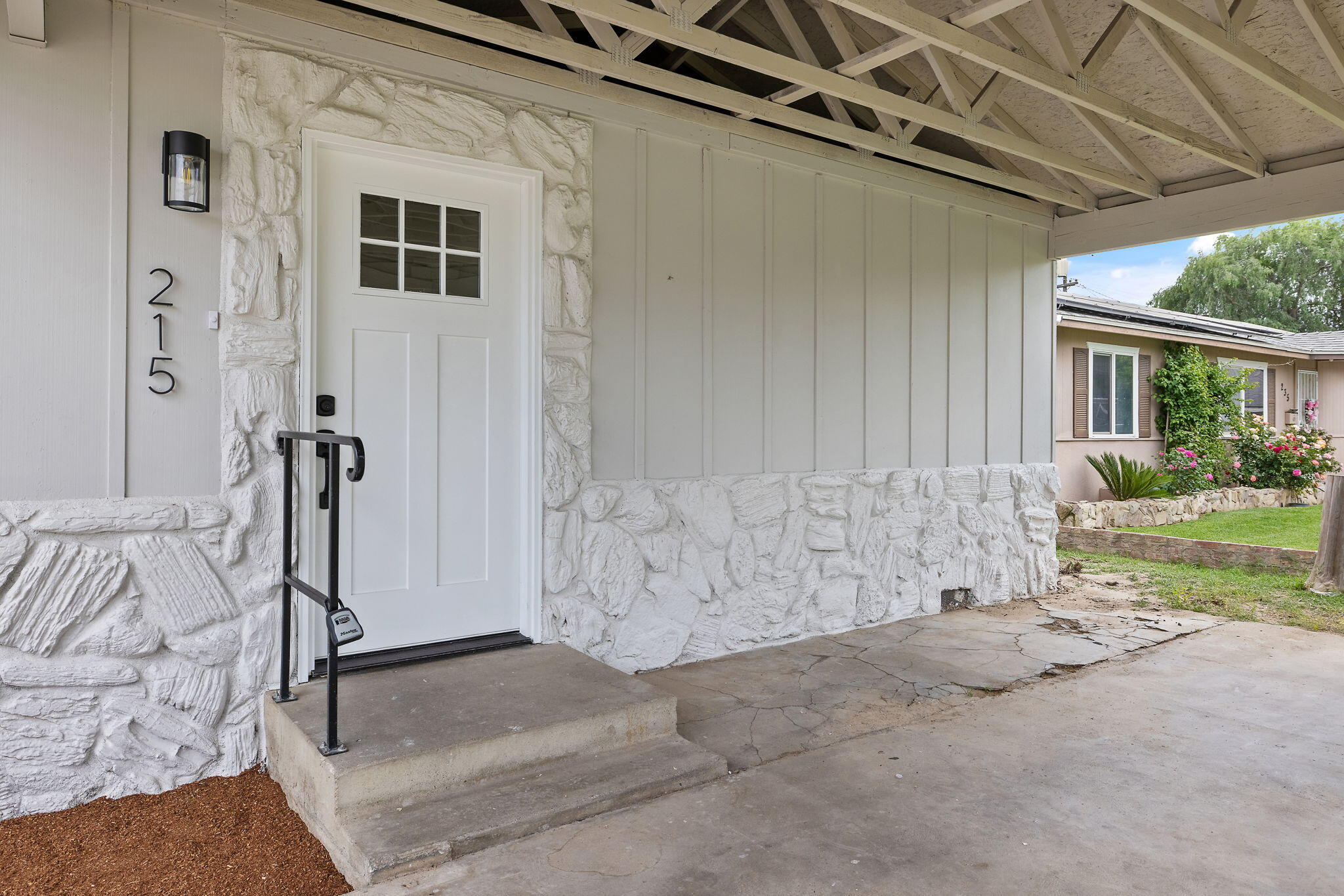 215 Lombardy Ln, Lemoore, CA 93245