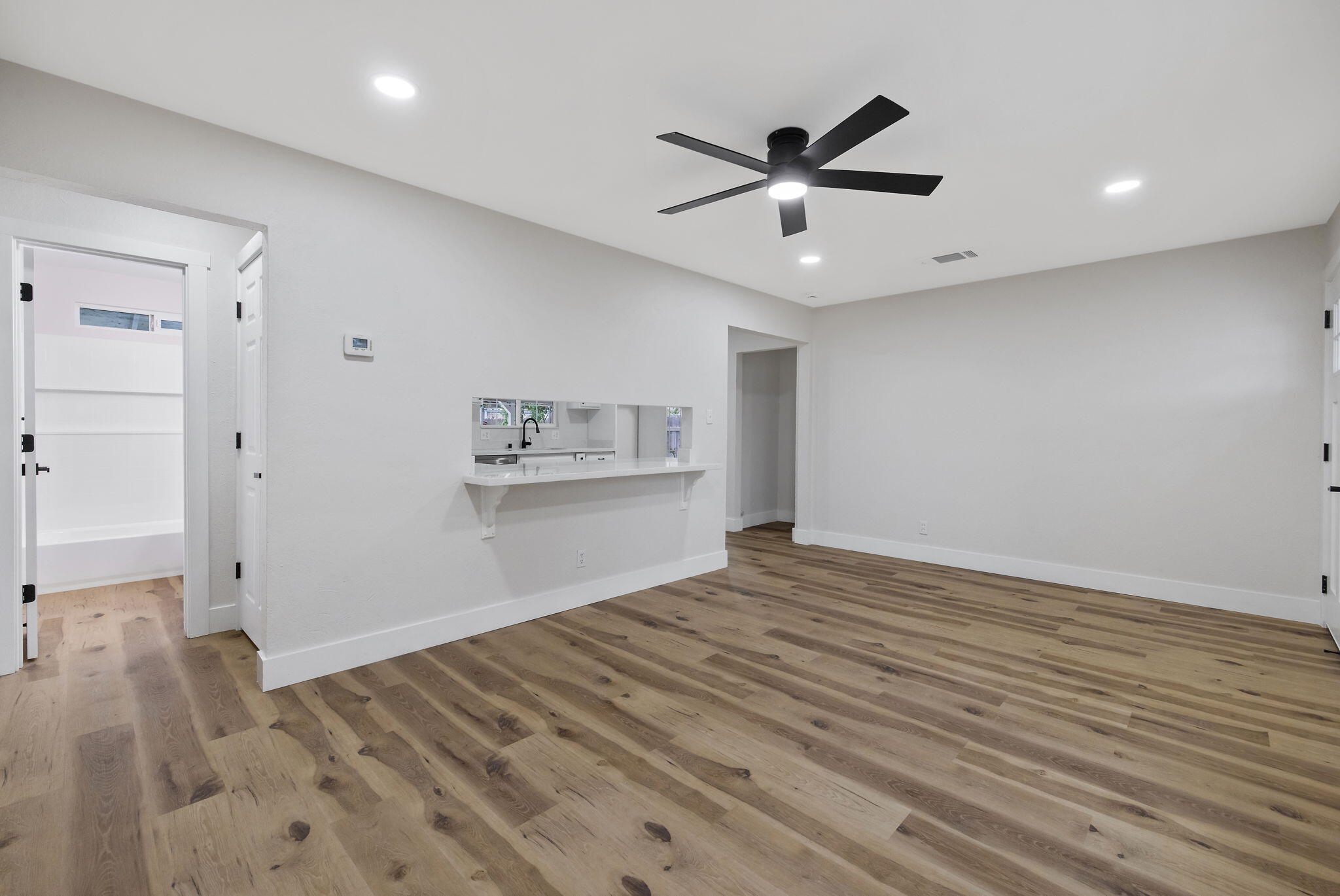 215 Lombardy Ln, Lemoore, CA 93245