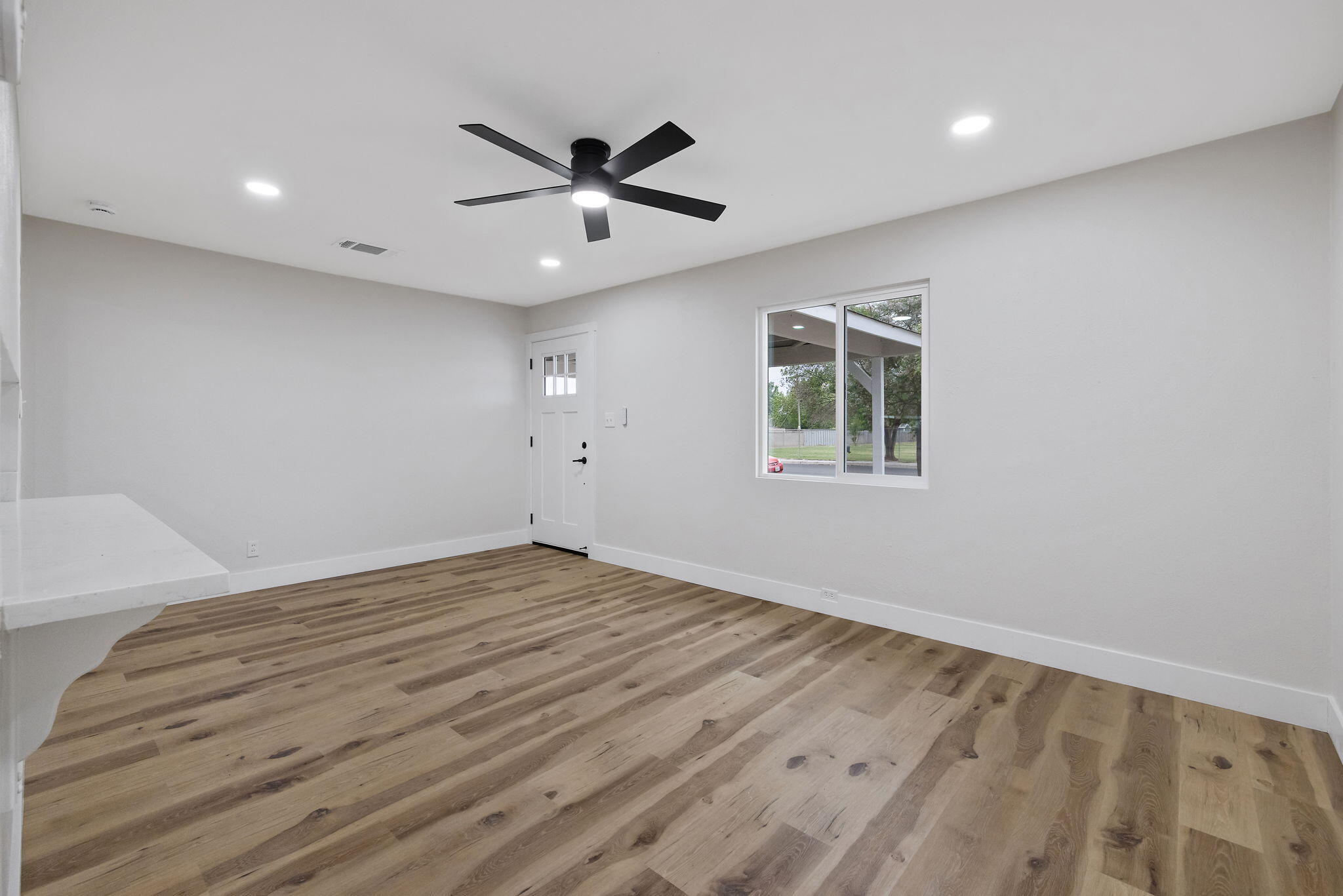 215 Lombardy Ln, Lemoore, CA 93245