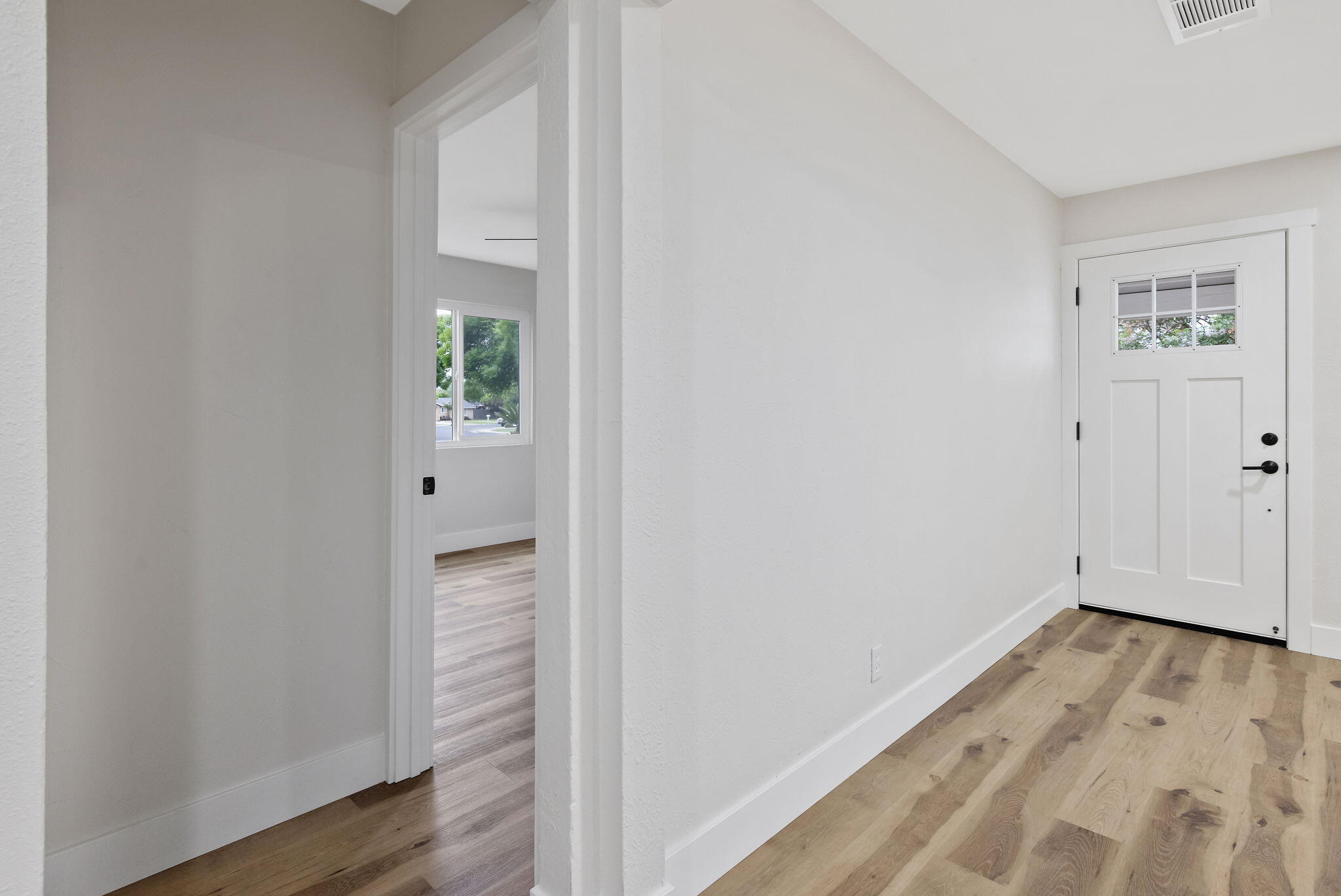 215 Lombardy Ln, Lemoore, CA 93245