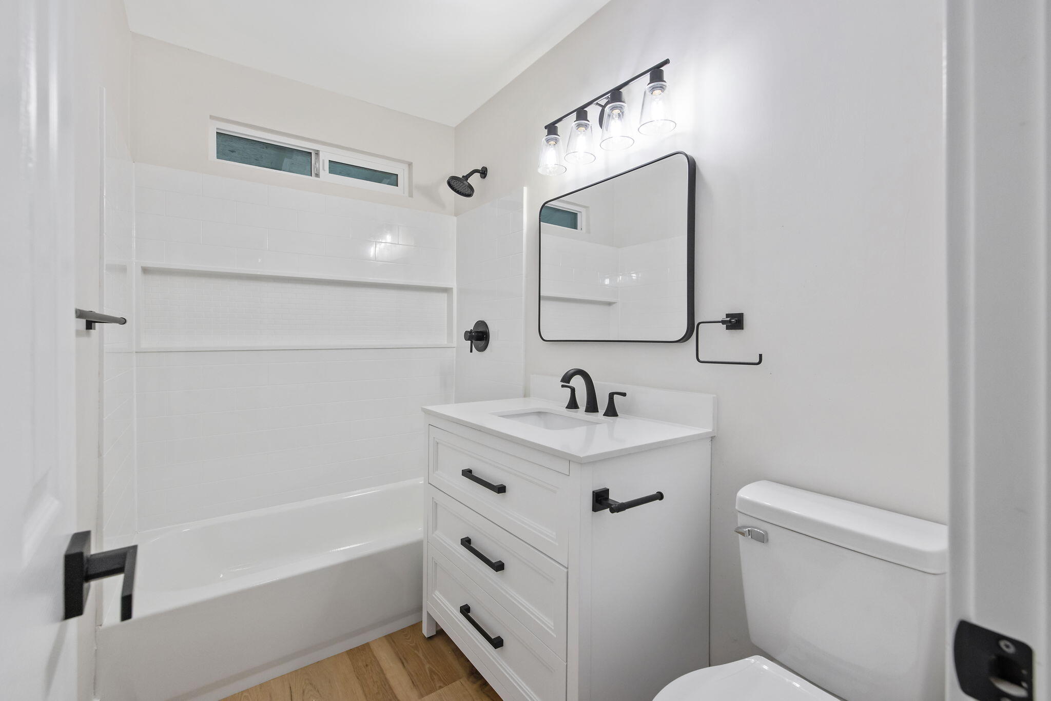 215 Lombardy Ln, Lemoore, CA 93245