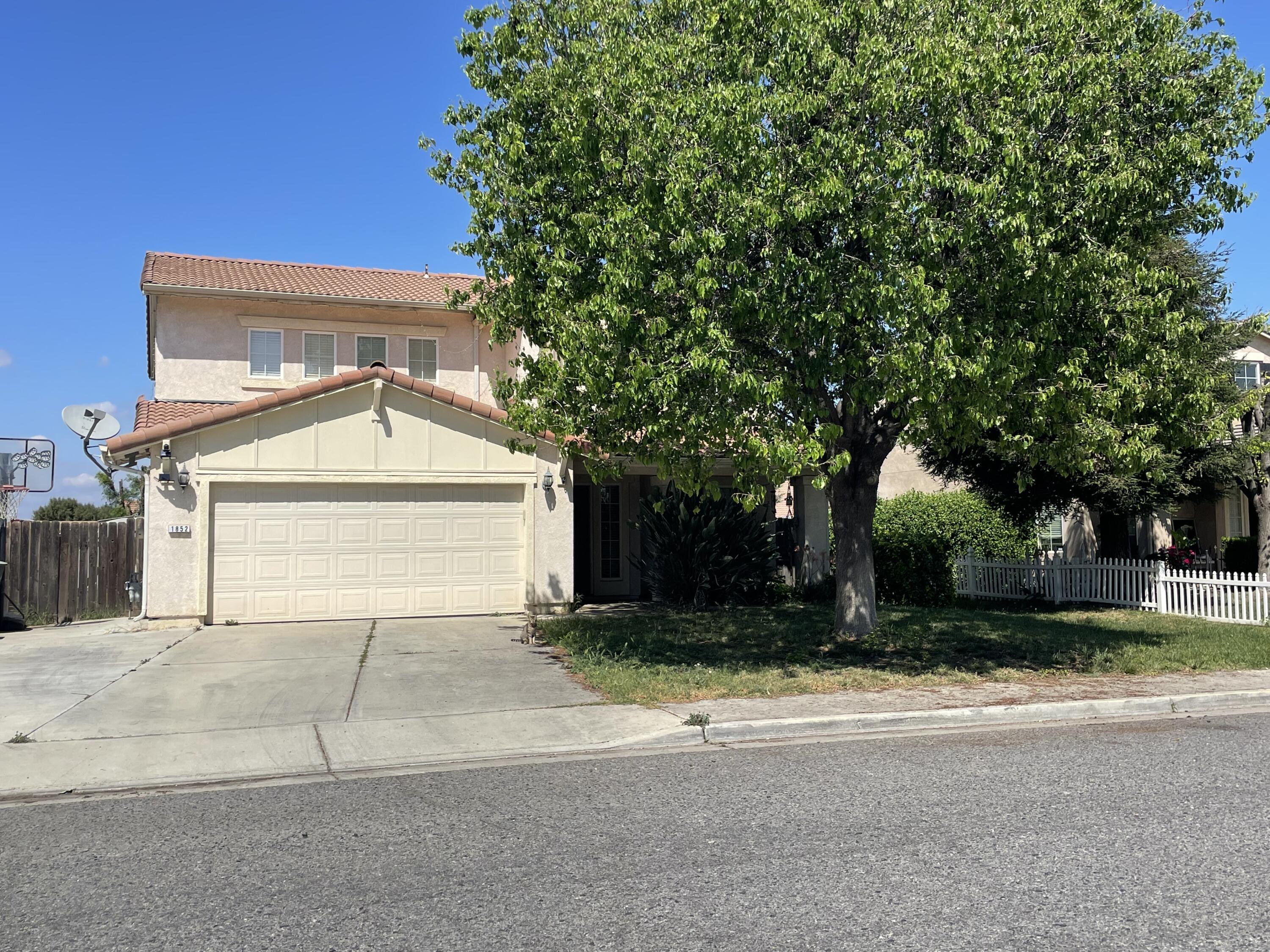 1852 Santa Maria Ave, Porterville, CA 93257