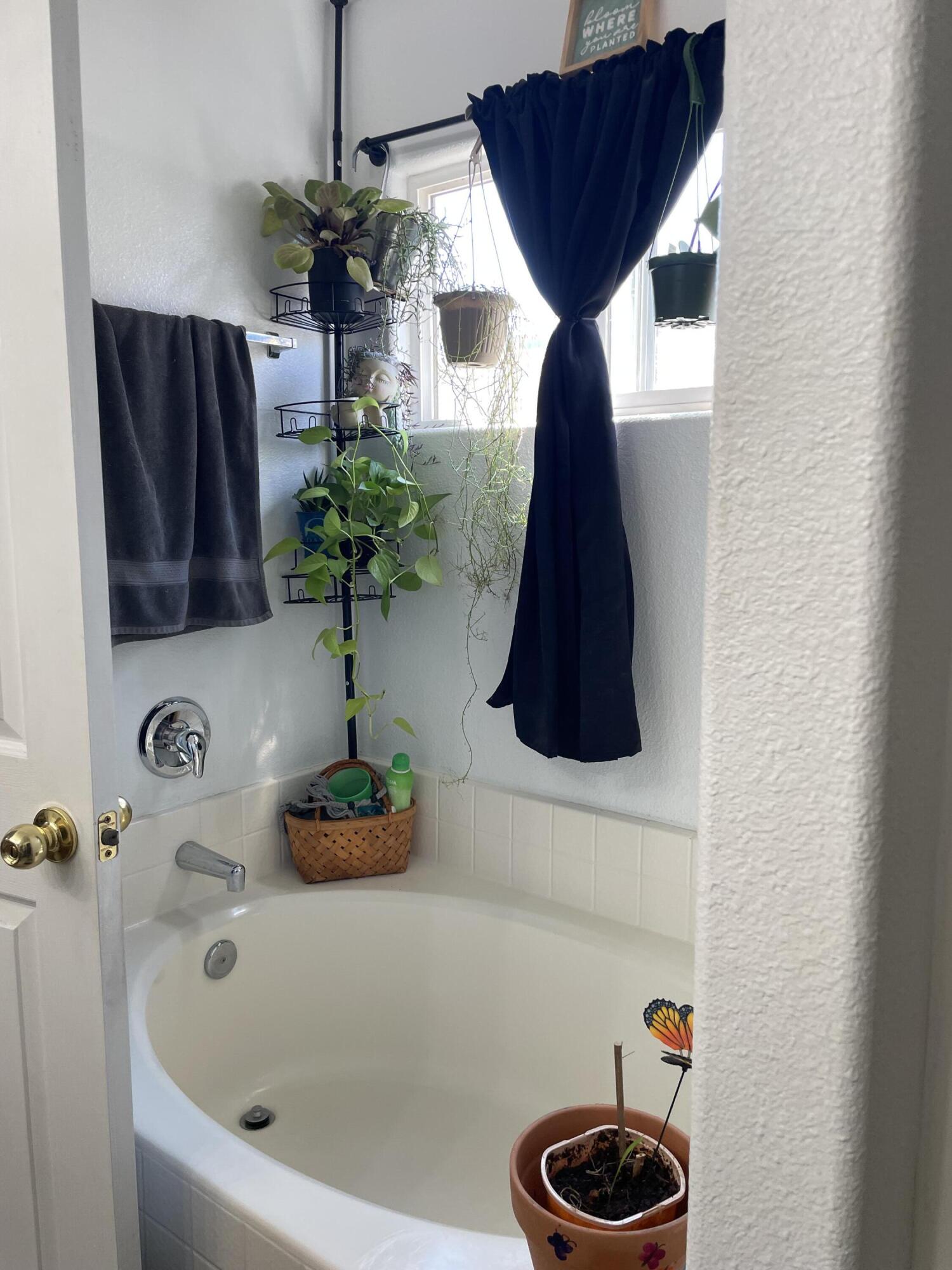 1852 Santa Maria Ave, Porterville, CA 93257