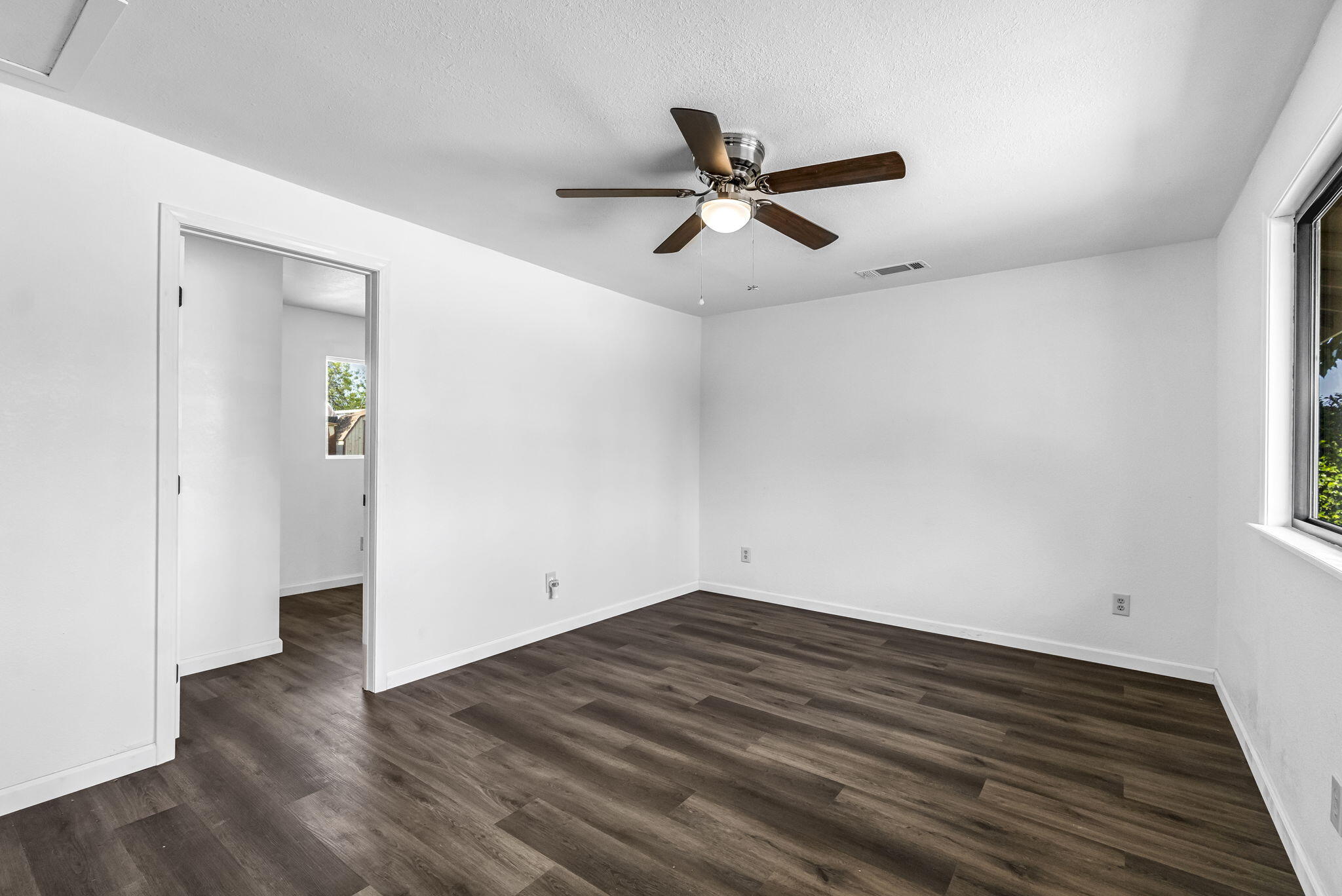 5132 E Washington Ave, Fresno, CA 93727