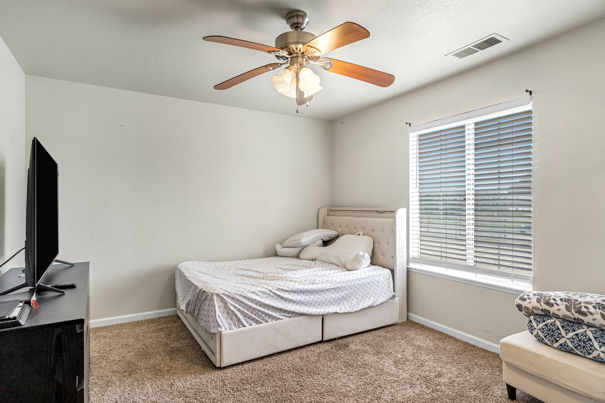 19729 Brightwood Rd, Madera, CA 93638