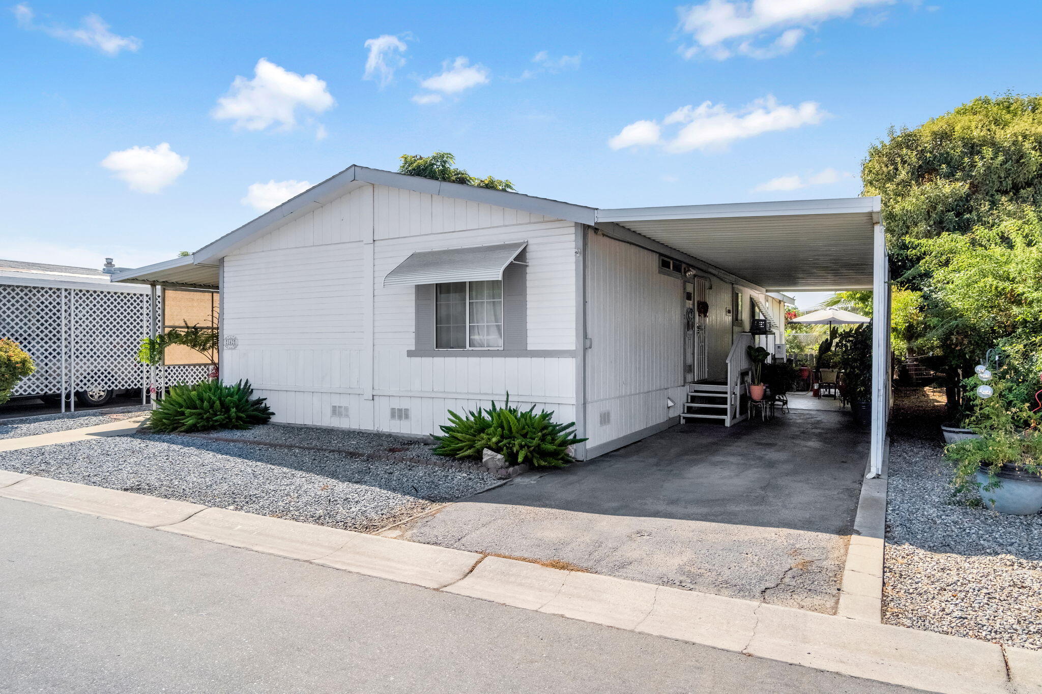 1218 E Cleveland Ave #142, Madera, CA 93638