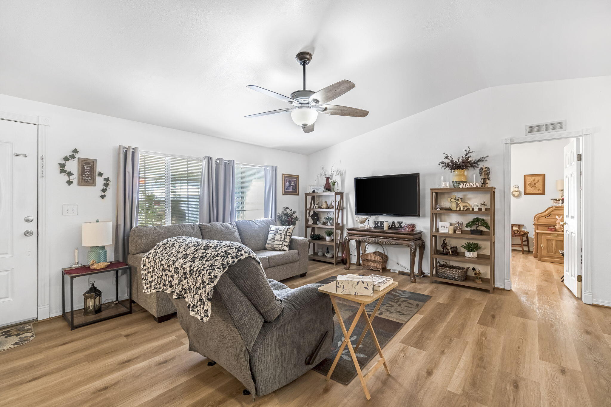 1218 E Cleveland Ave #142, Madera, CA 93638