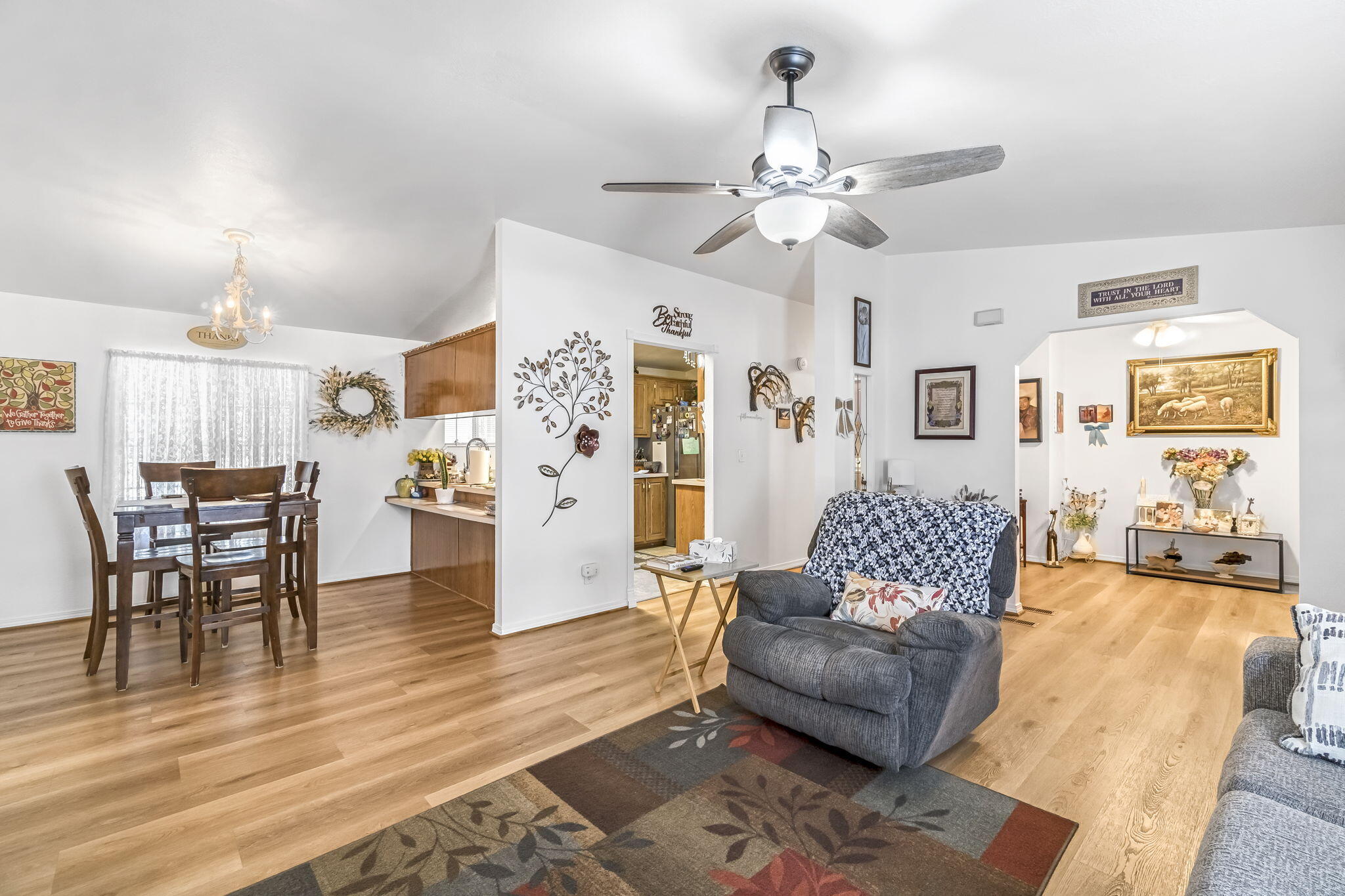 1218 E Cleveland Ave #142, Madera, CA 93638