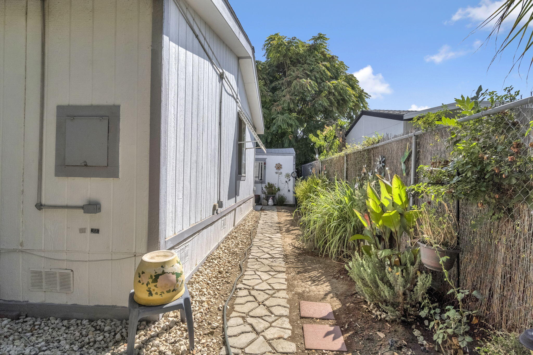 1218 E Cleveland Ave #142, Madera, CA 93638