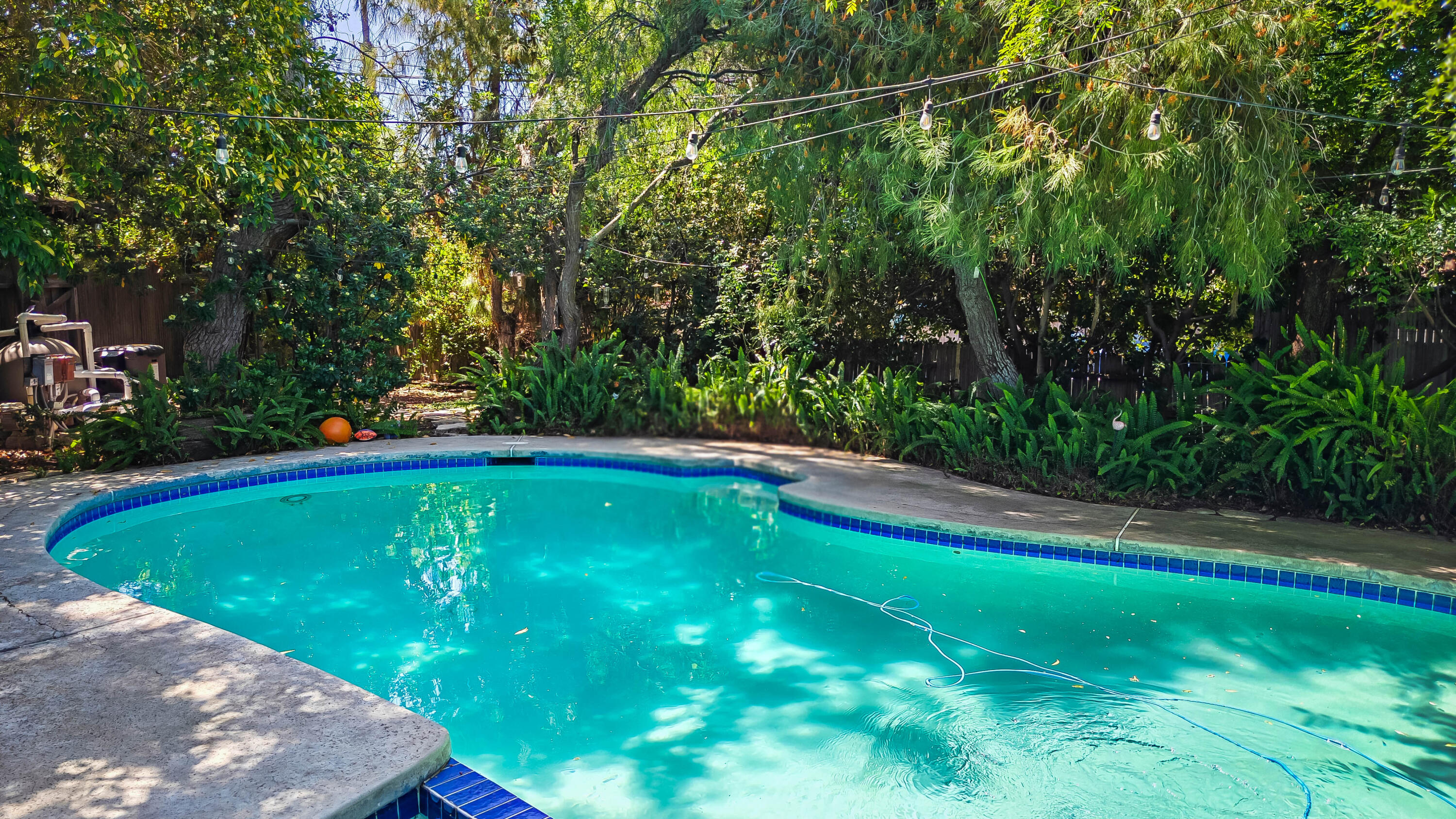 2925 Roanoke Ct, Bakersfield, CA 93306